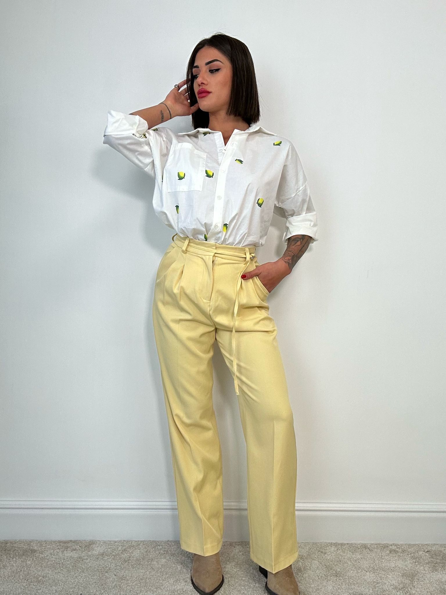 Pantalone con cinturine - Giallo Pastello