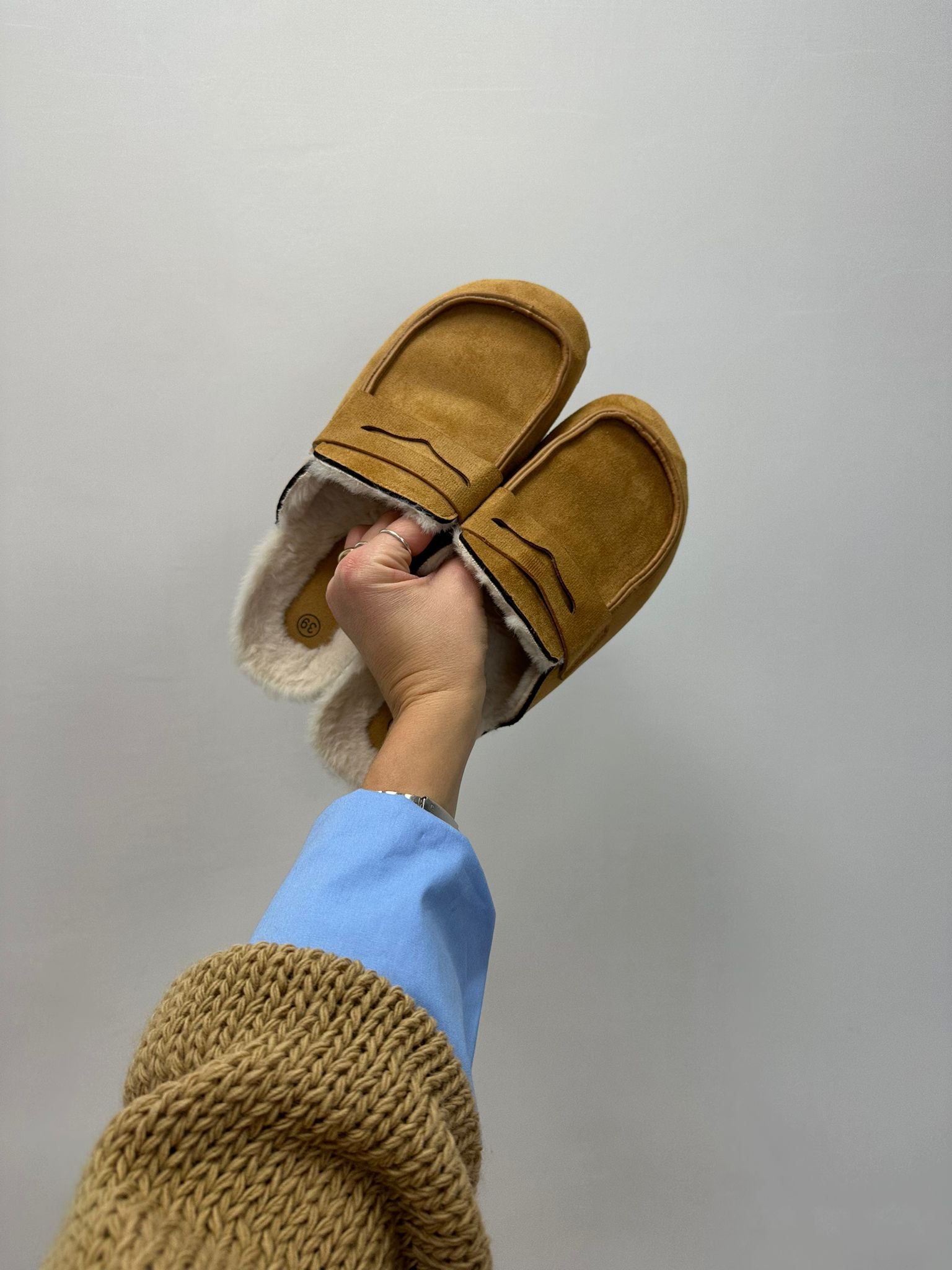 Slippers basse con ecopelliccia interna - Camel - SC50