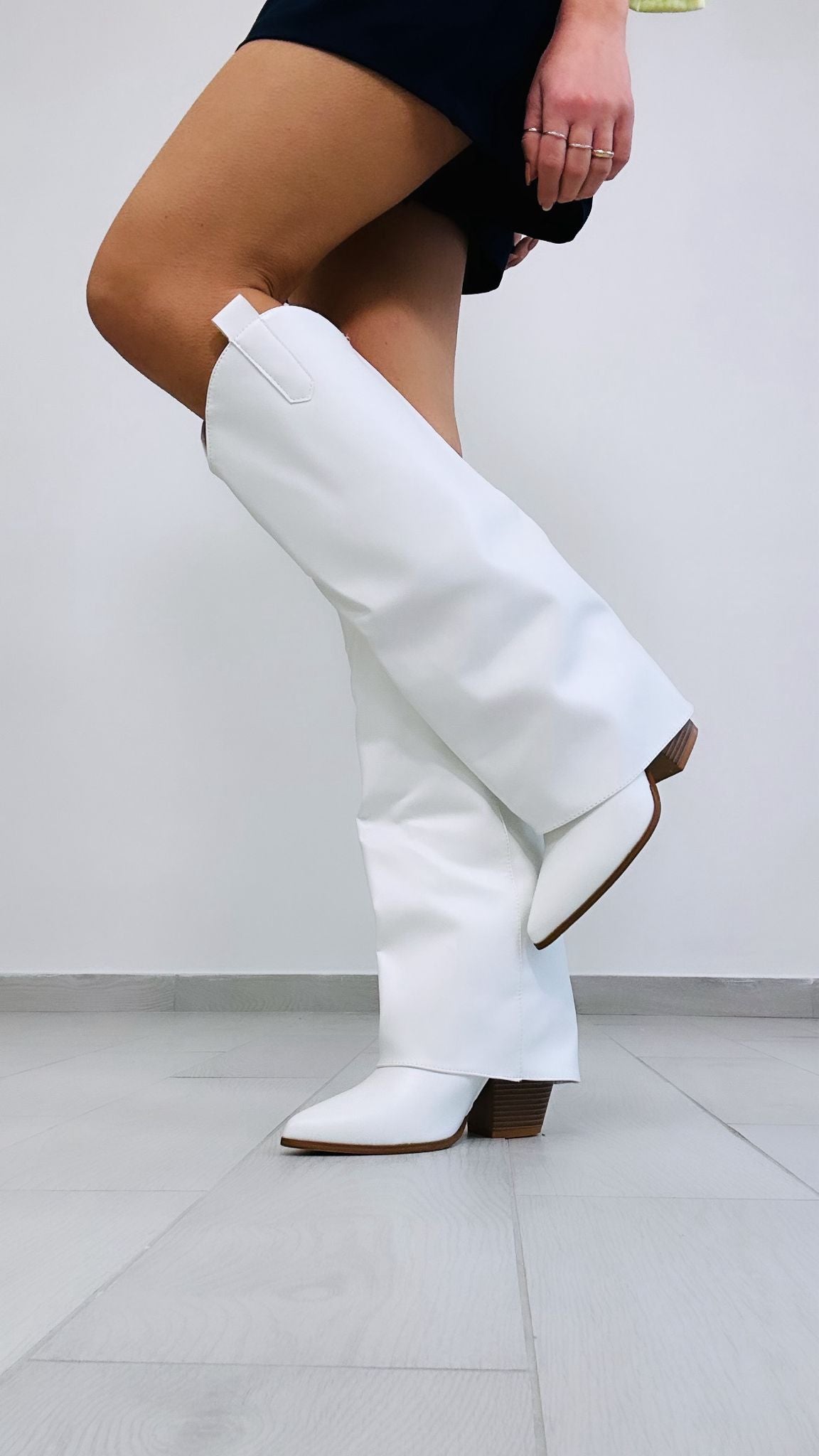 Stivale effetto pelle con tacco - Bianco