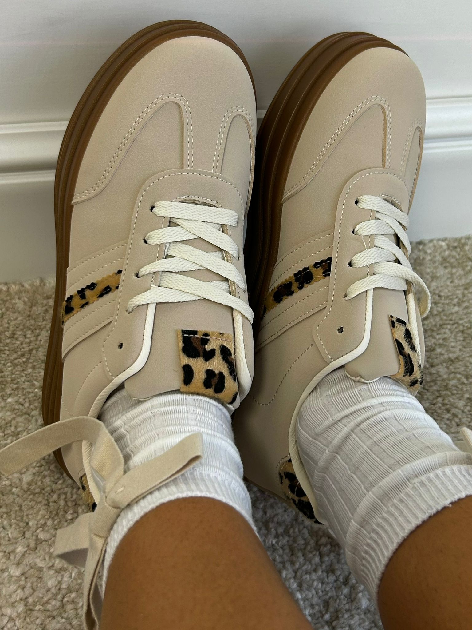 Sneakers con suola alta - Beige