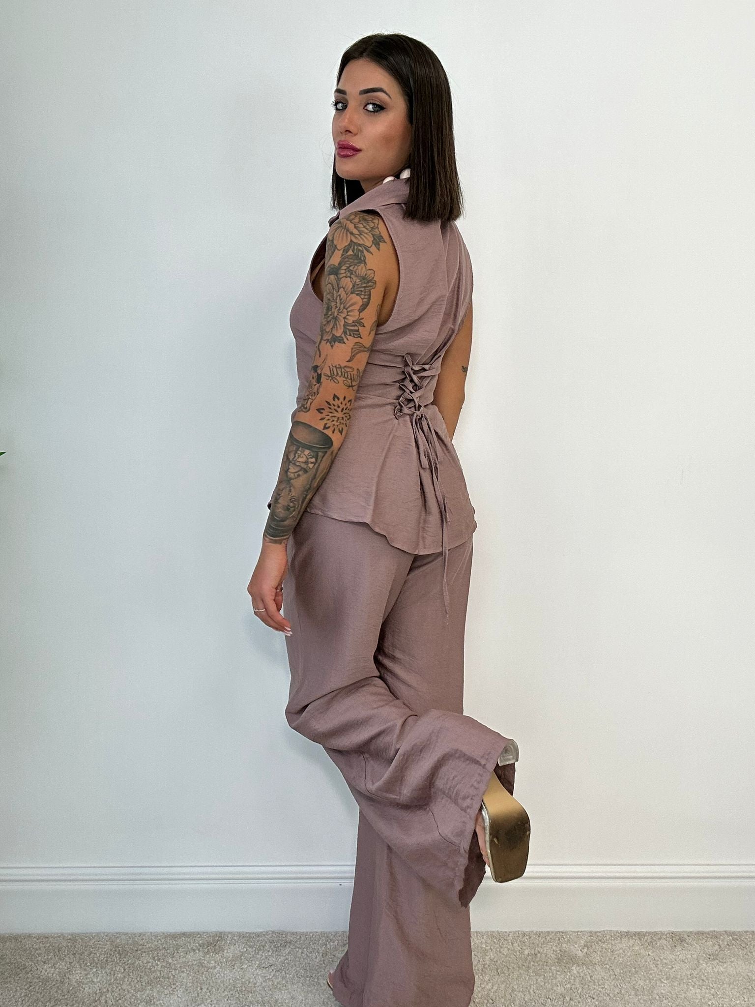 Coordinato Elena (Camicia Smanicata + Pantalone) Tortora