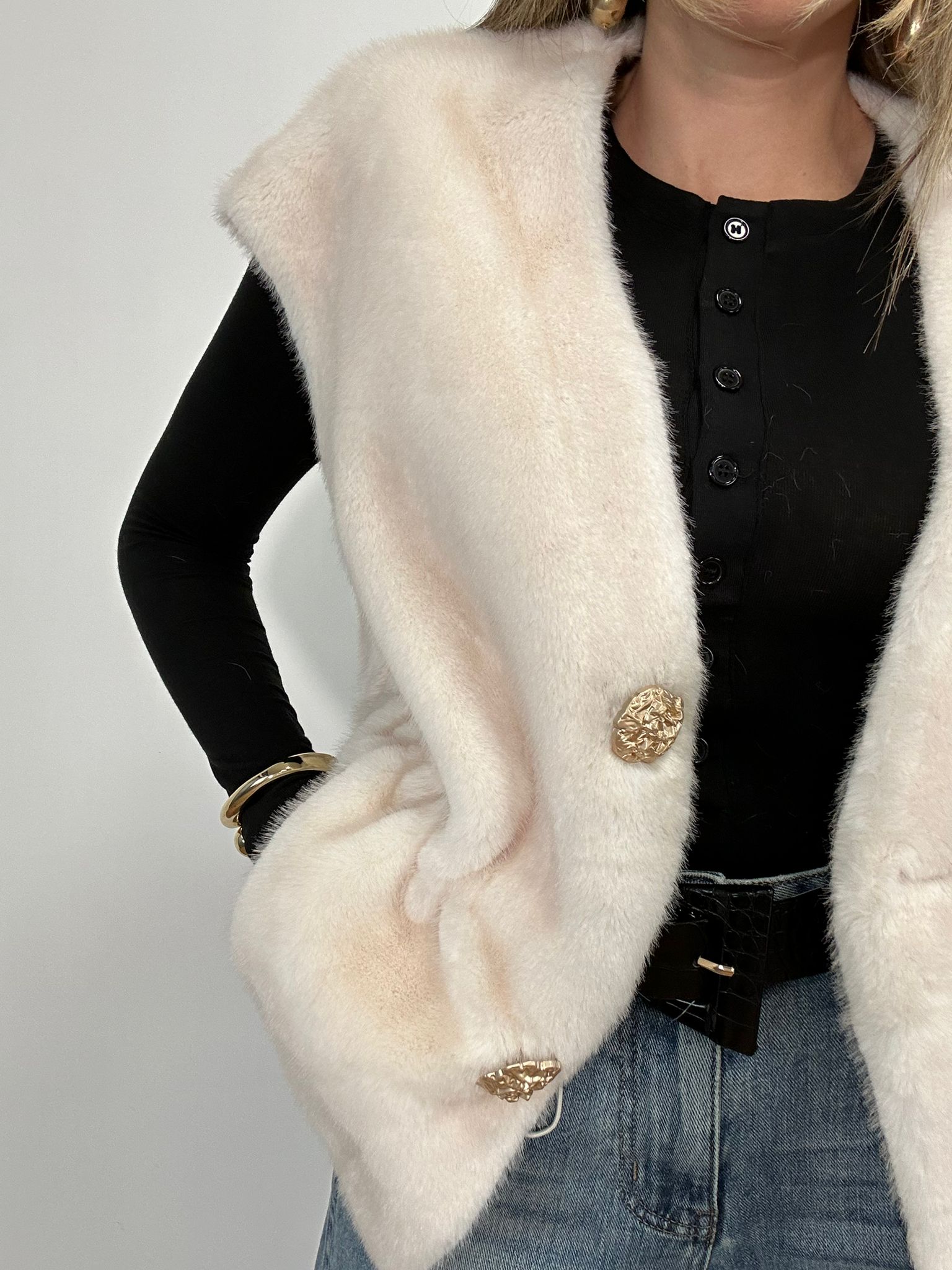 Gilet in Ecopelliccia Smanicato W28036A - Bianco