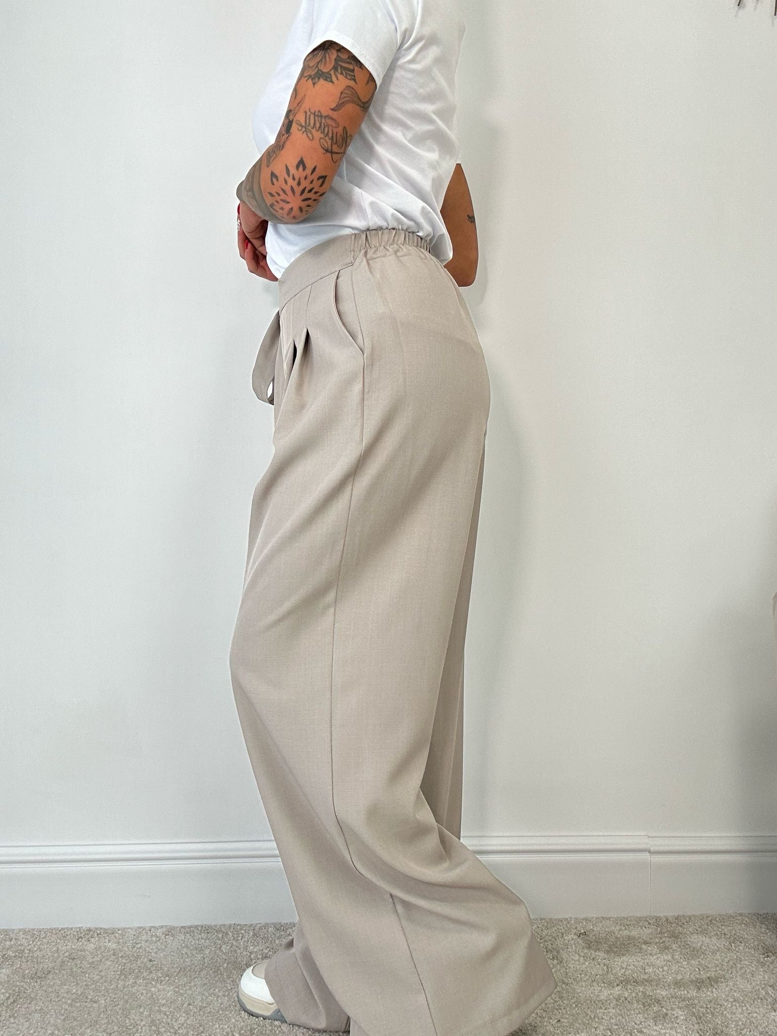 Pantalone con laccetto - Beige