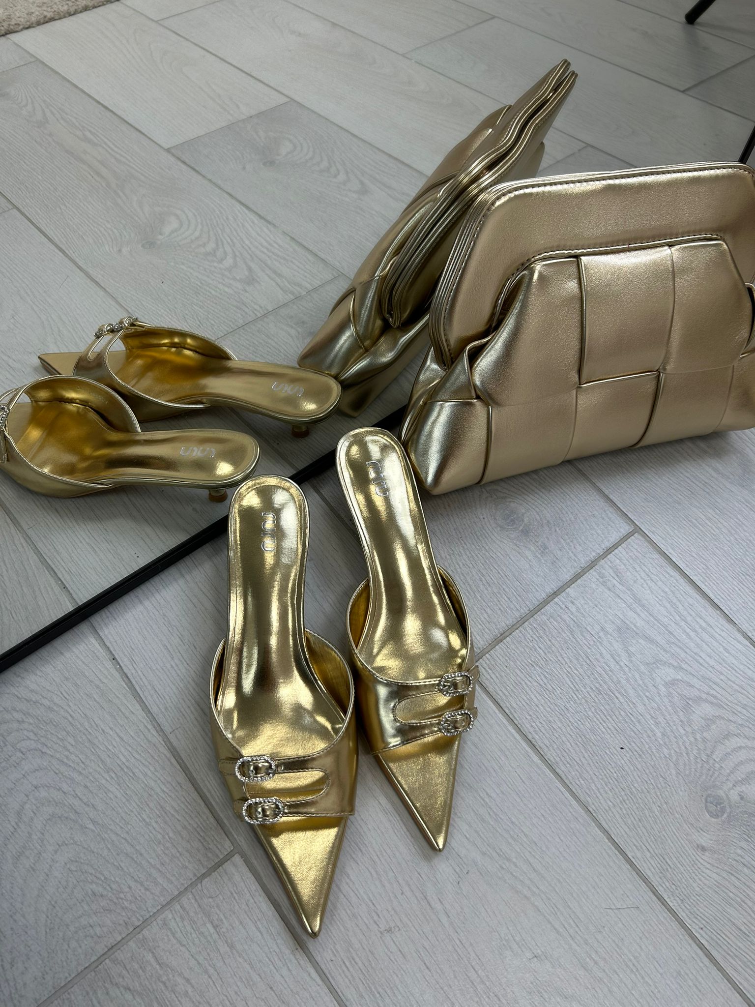 Spitz zulaufende Sandale - Gold