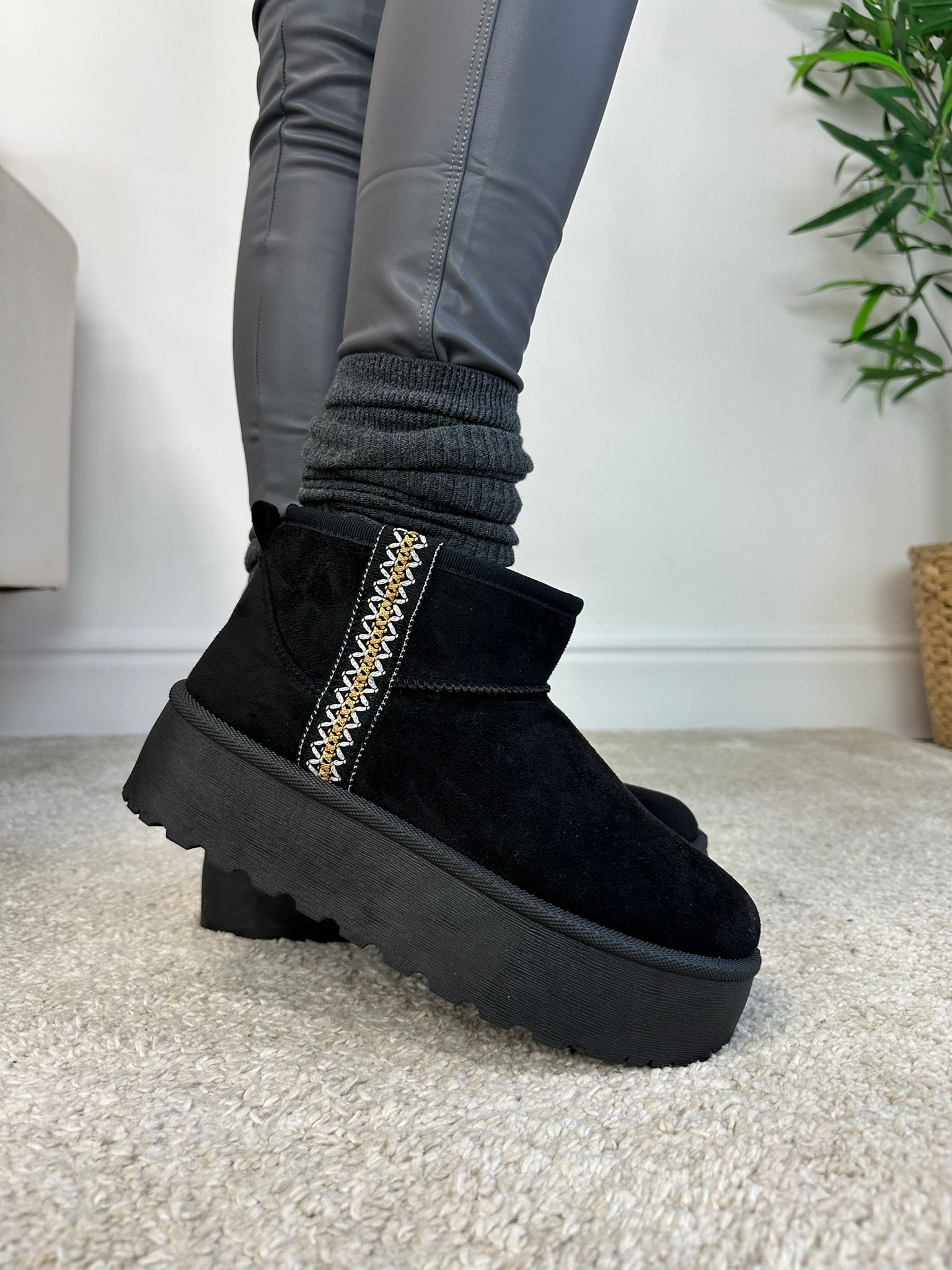 Slippers a stivaletto Nero