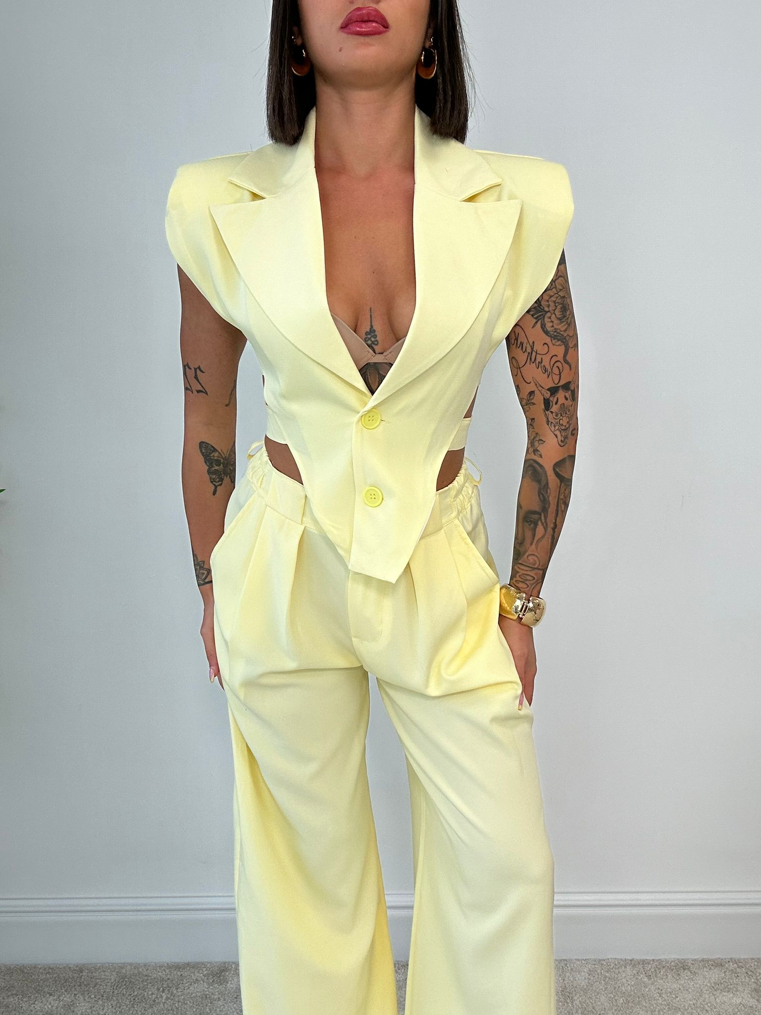 Tailleur Barcellona (Blazer crop asimmetrico + Pantalone) Giallo Pastello
