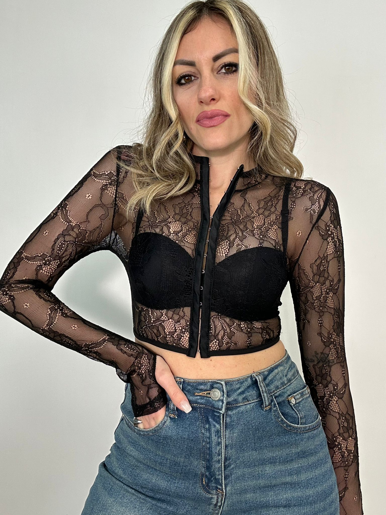 Maglia Crop in pizzo 19804 - Nero