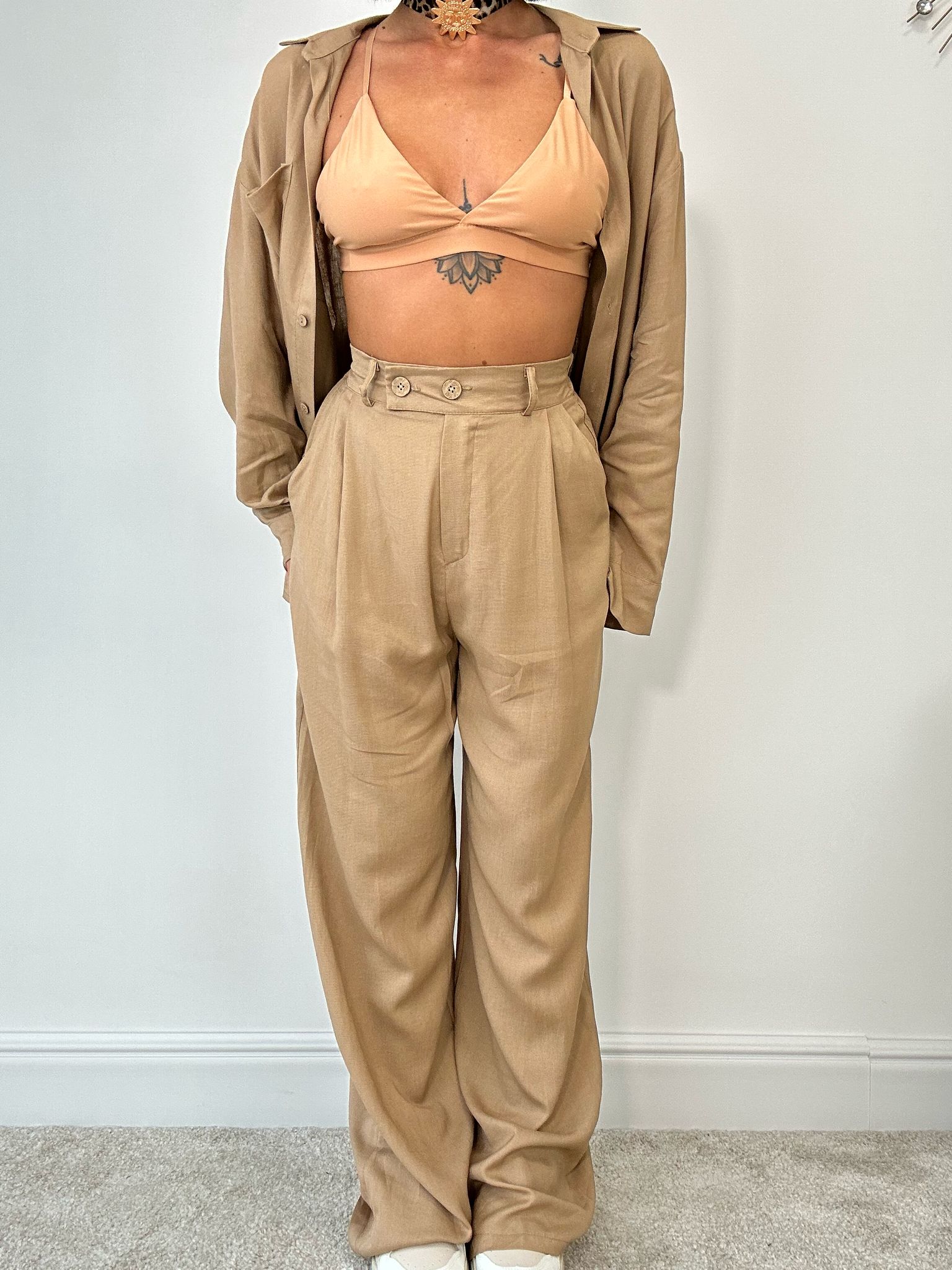 Pantalone in Lino con bottone - Beige Scuro