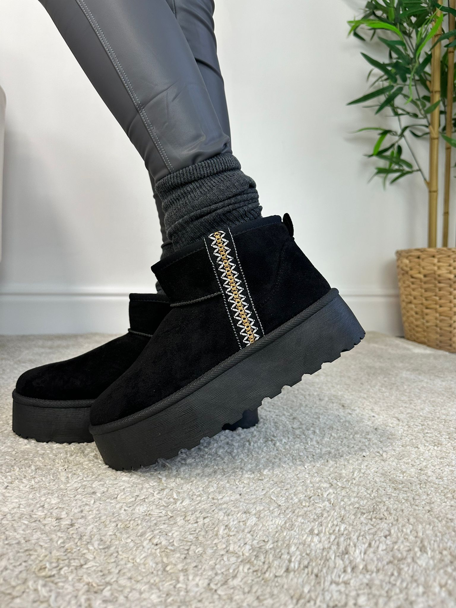 Slippers a stivaletto Nero