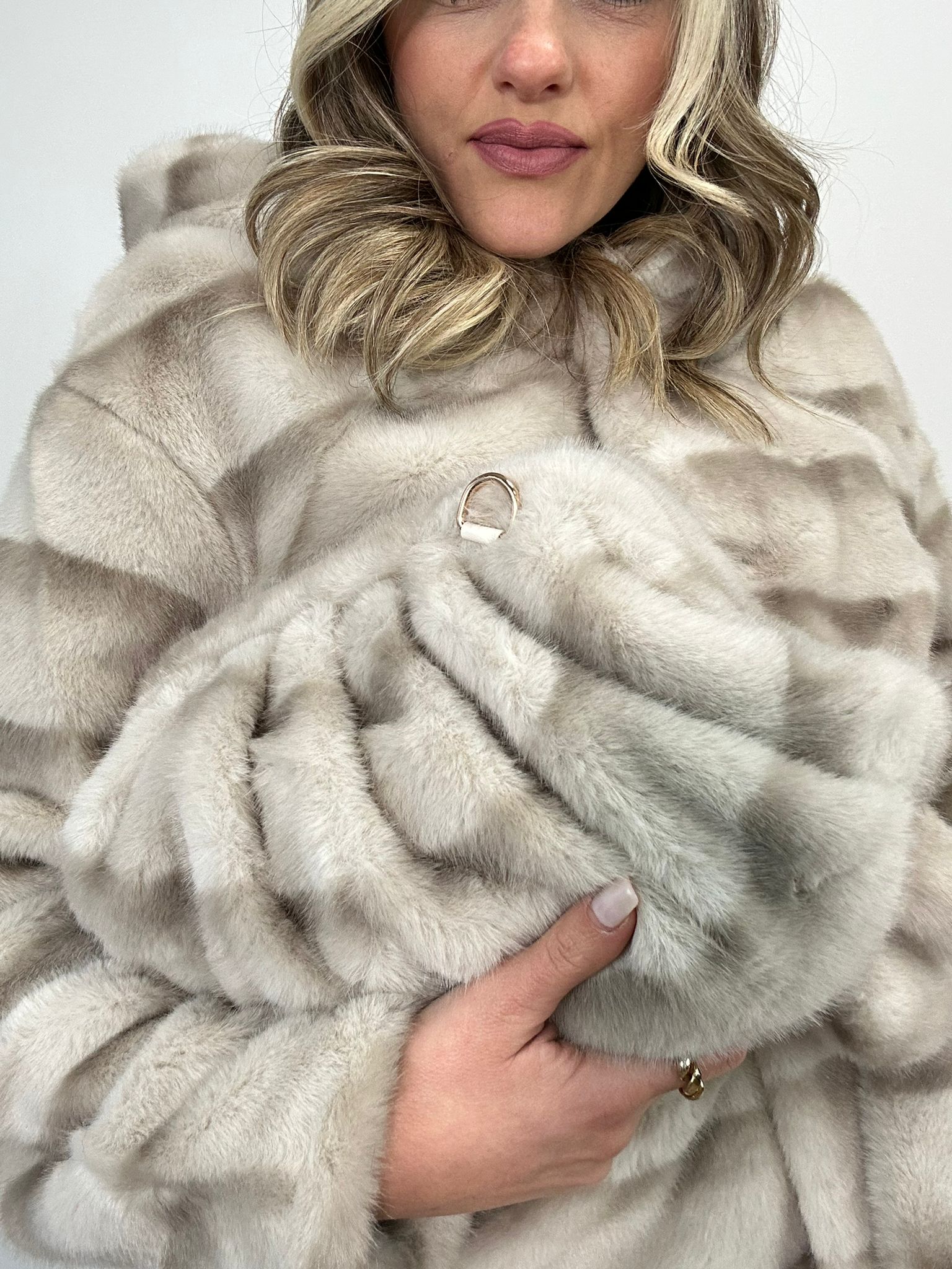 Borsa in eco pelliccia - Beige