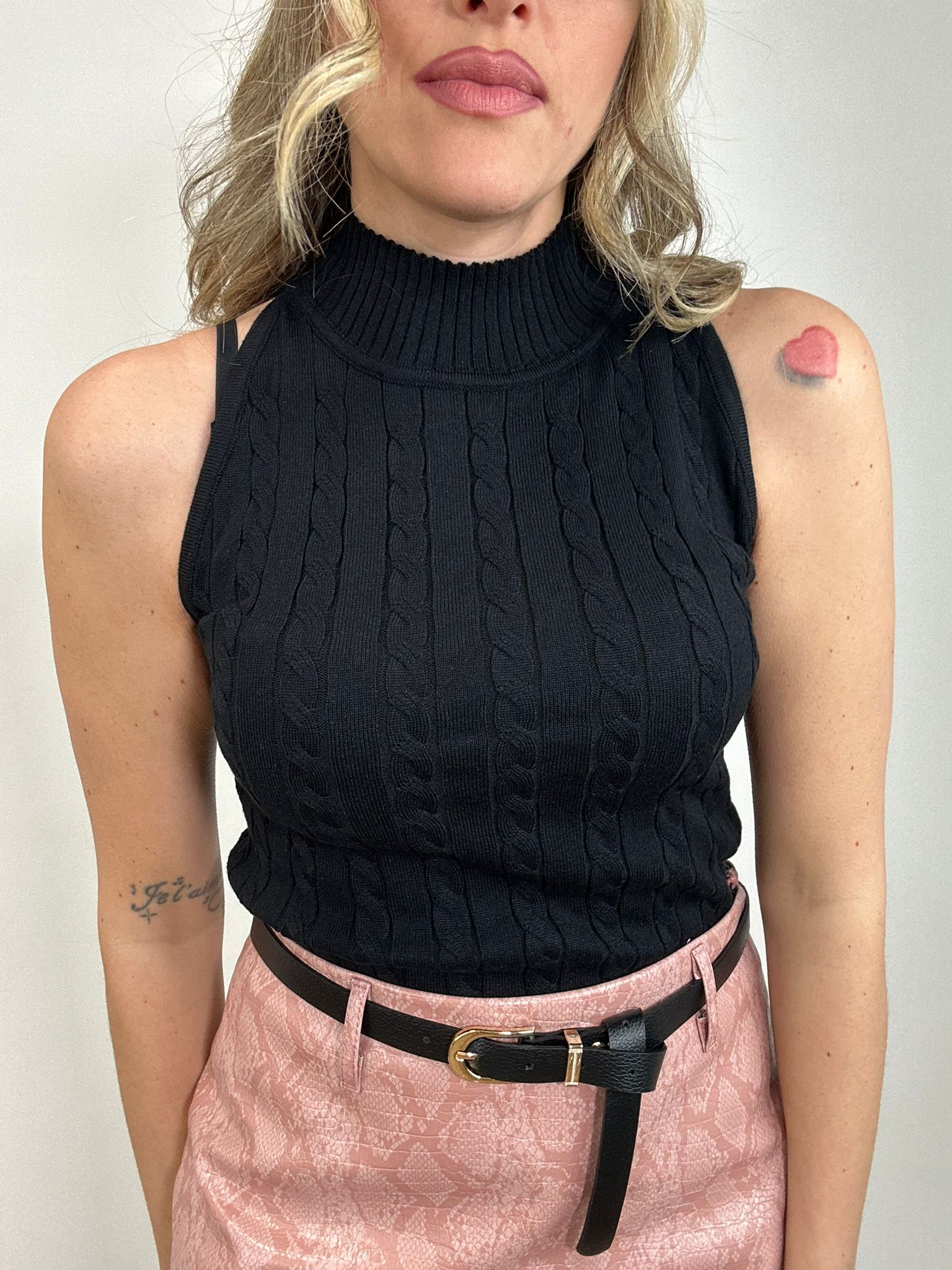 Maglia smanicata 08949 - Nero