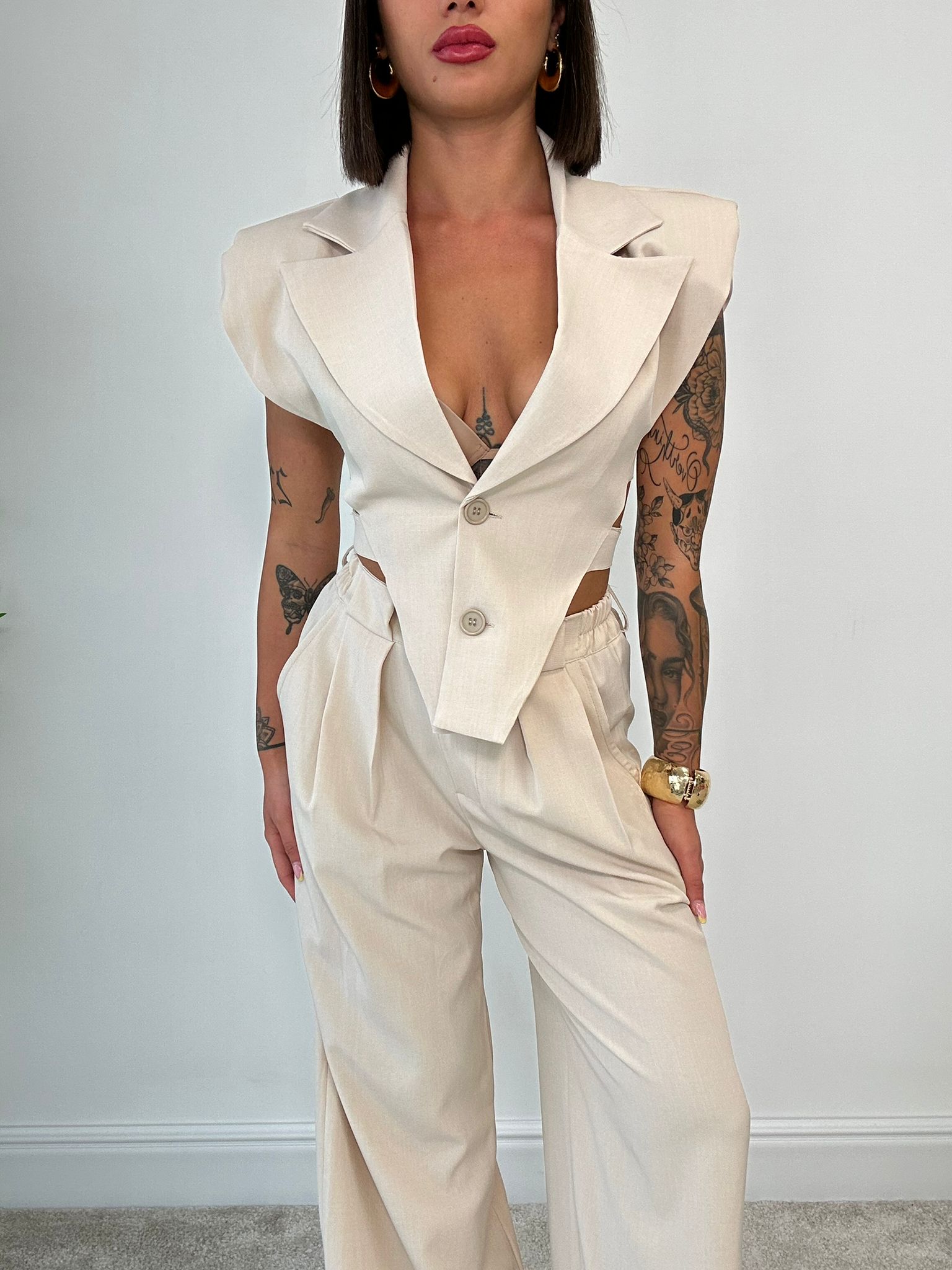 Tailleur Barcellona (Blazer crop asimmetrico + Pantalone) Beige