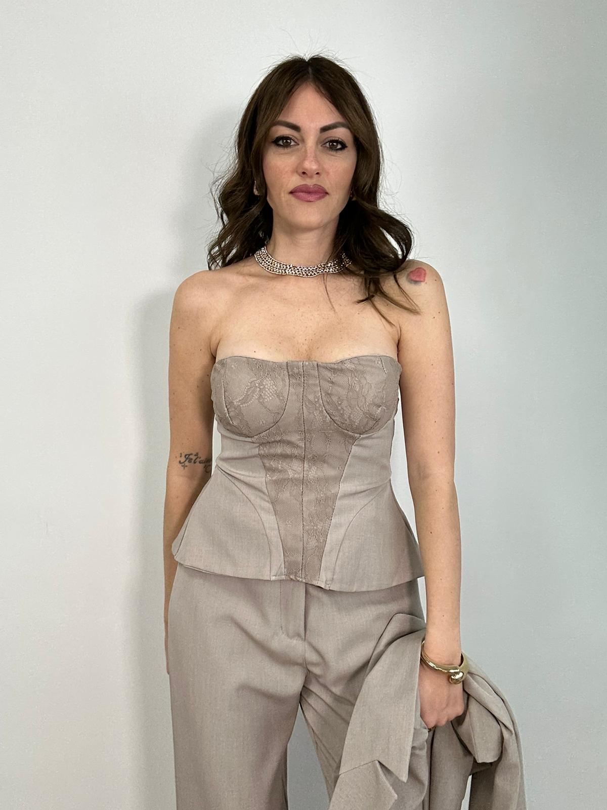 Coordinato 87056 ( Pantalone + Top + Giacca crop) Fango