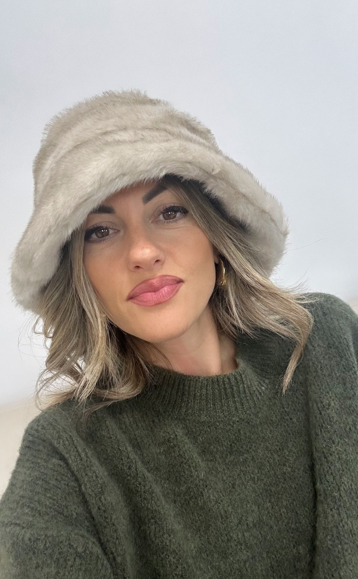 Fischerhut aus Kunstfell – Beige