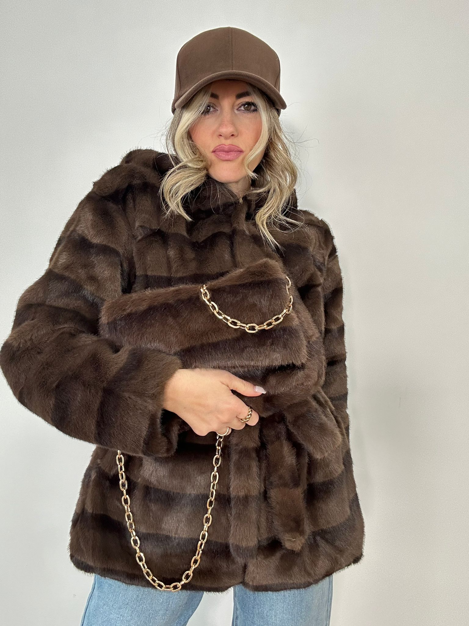 Cappotto in ecopelliccia PJ8215 - Marrone