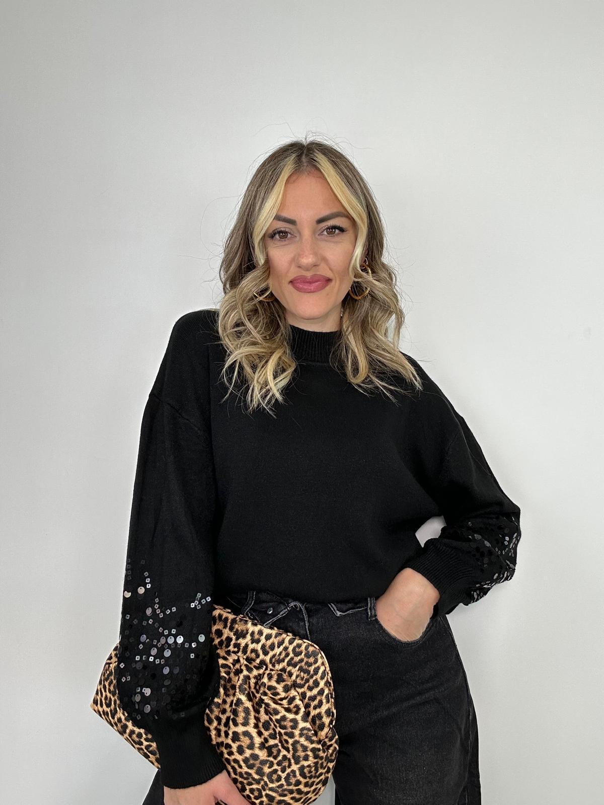 Maglioncino DL7357 con paillettes manica - Nero