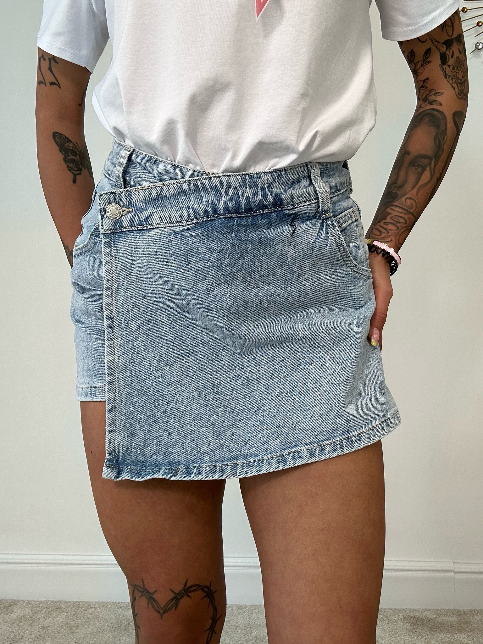 Kurzer Jeansrock – Helle Waschung