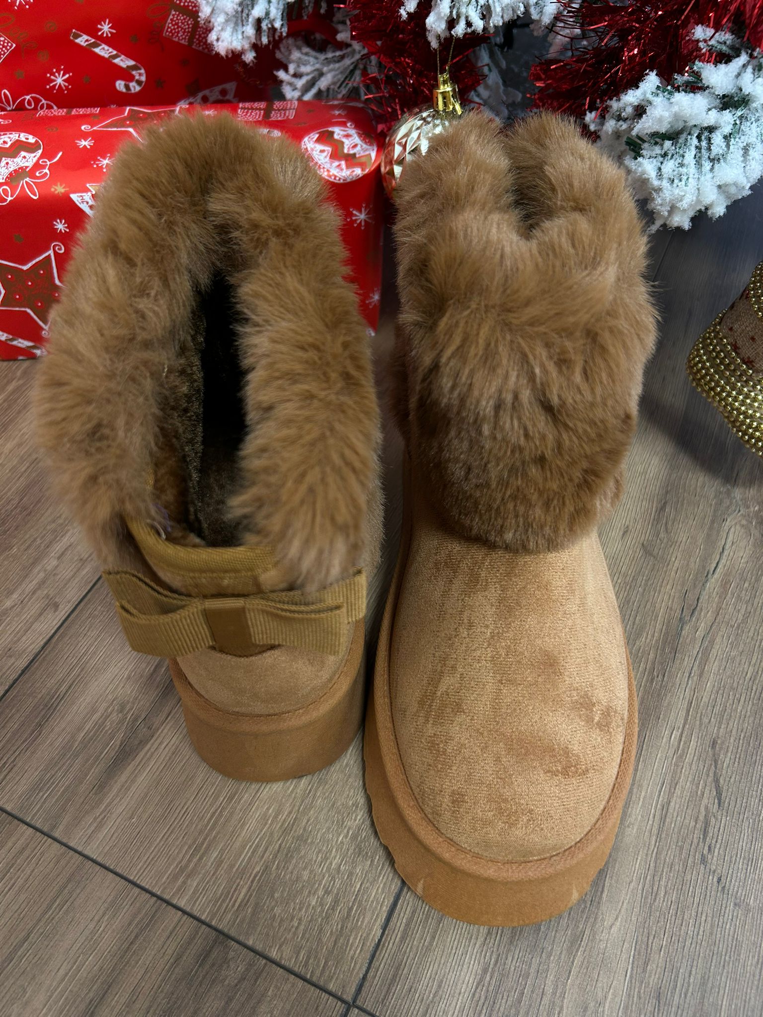 Slippers a stivaletto con ecopelliccia e fiocco - Camel