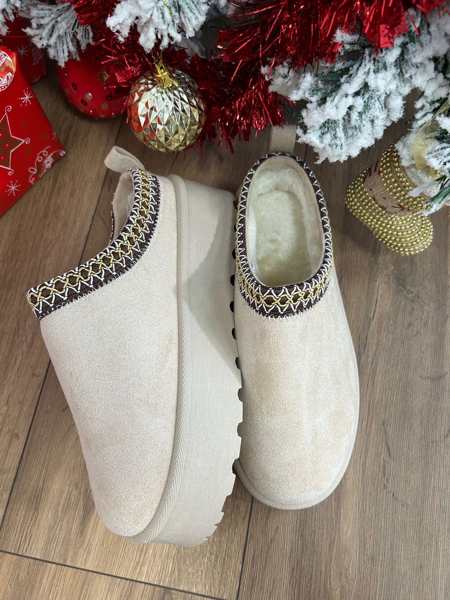 Slippers con pellicci e plateau BY-1206 - Beige