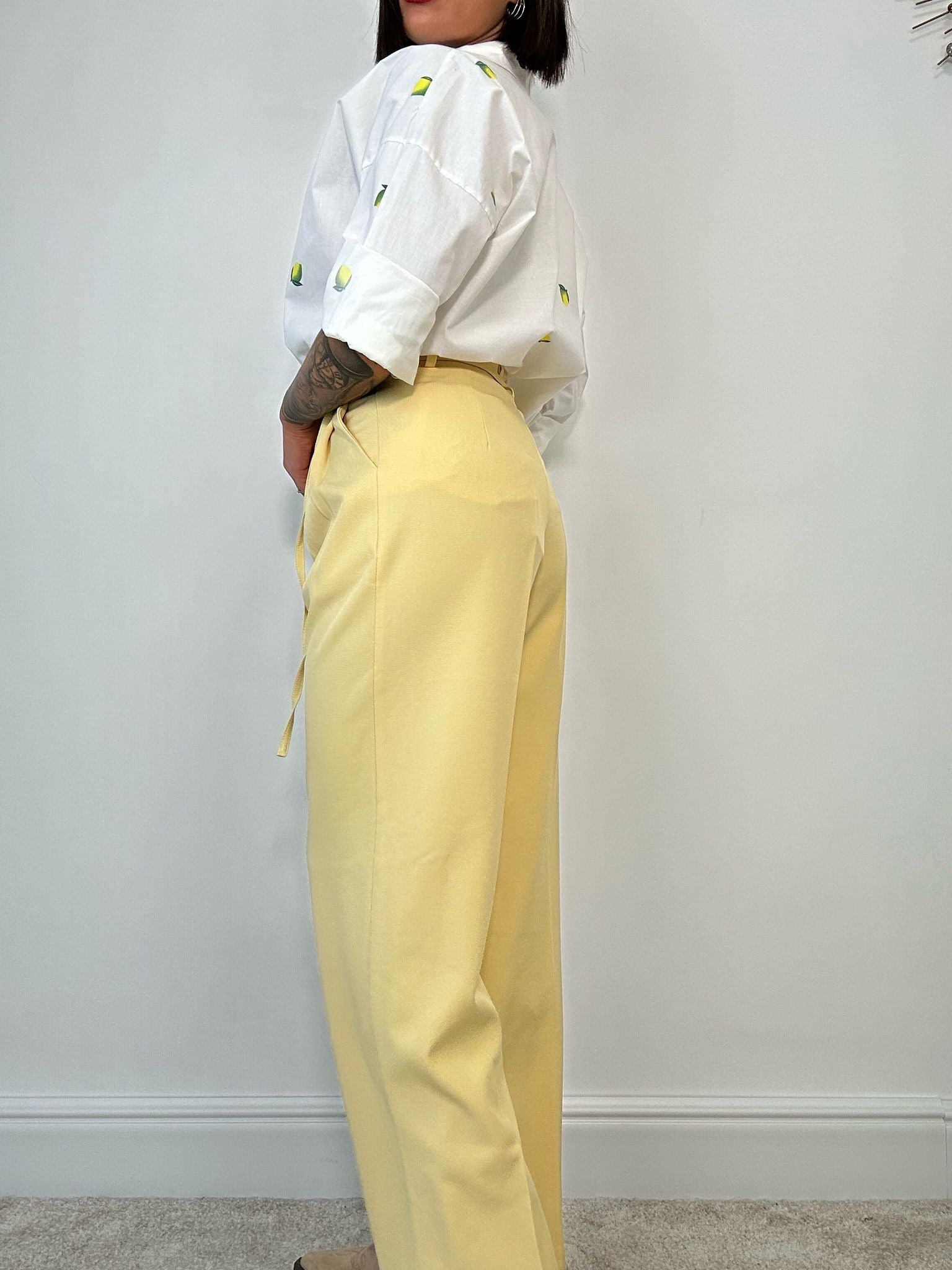 Pantalone con cinturine - Giallo Pastello