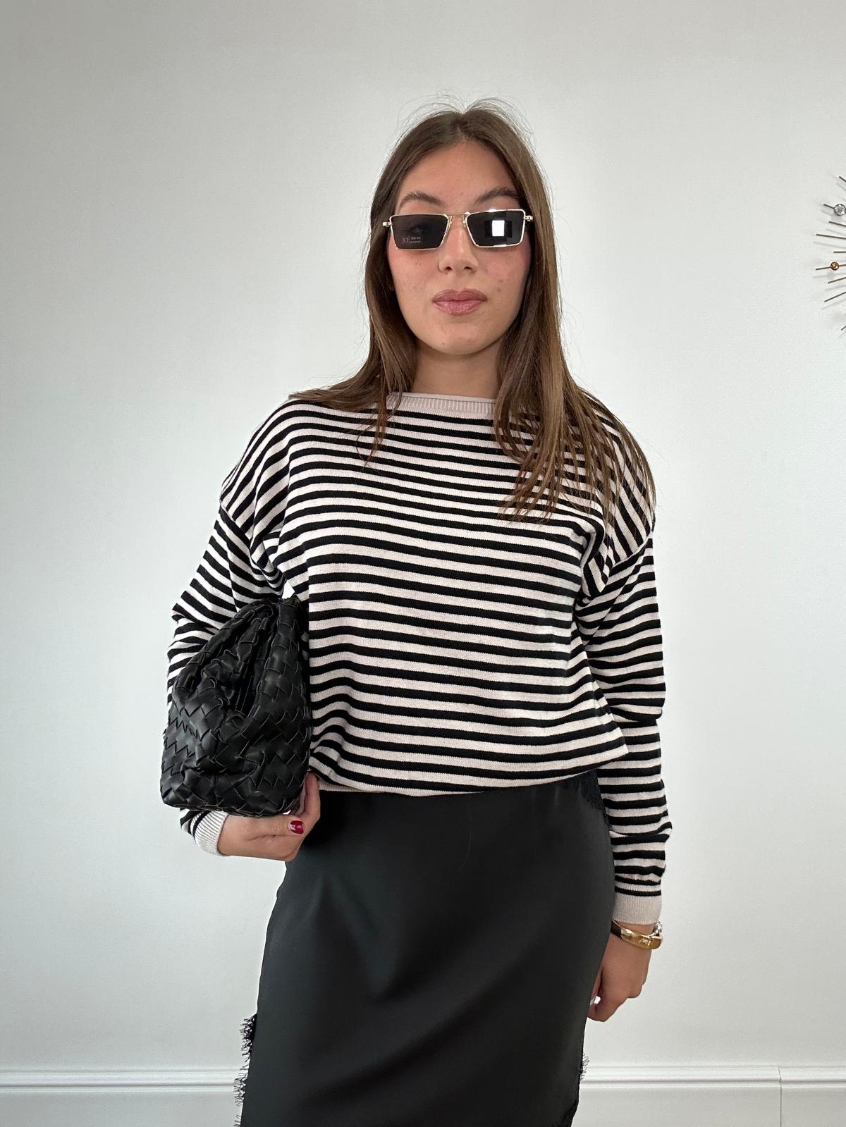 Maglioncino a righe A3214 - Nero