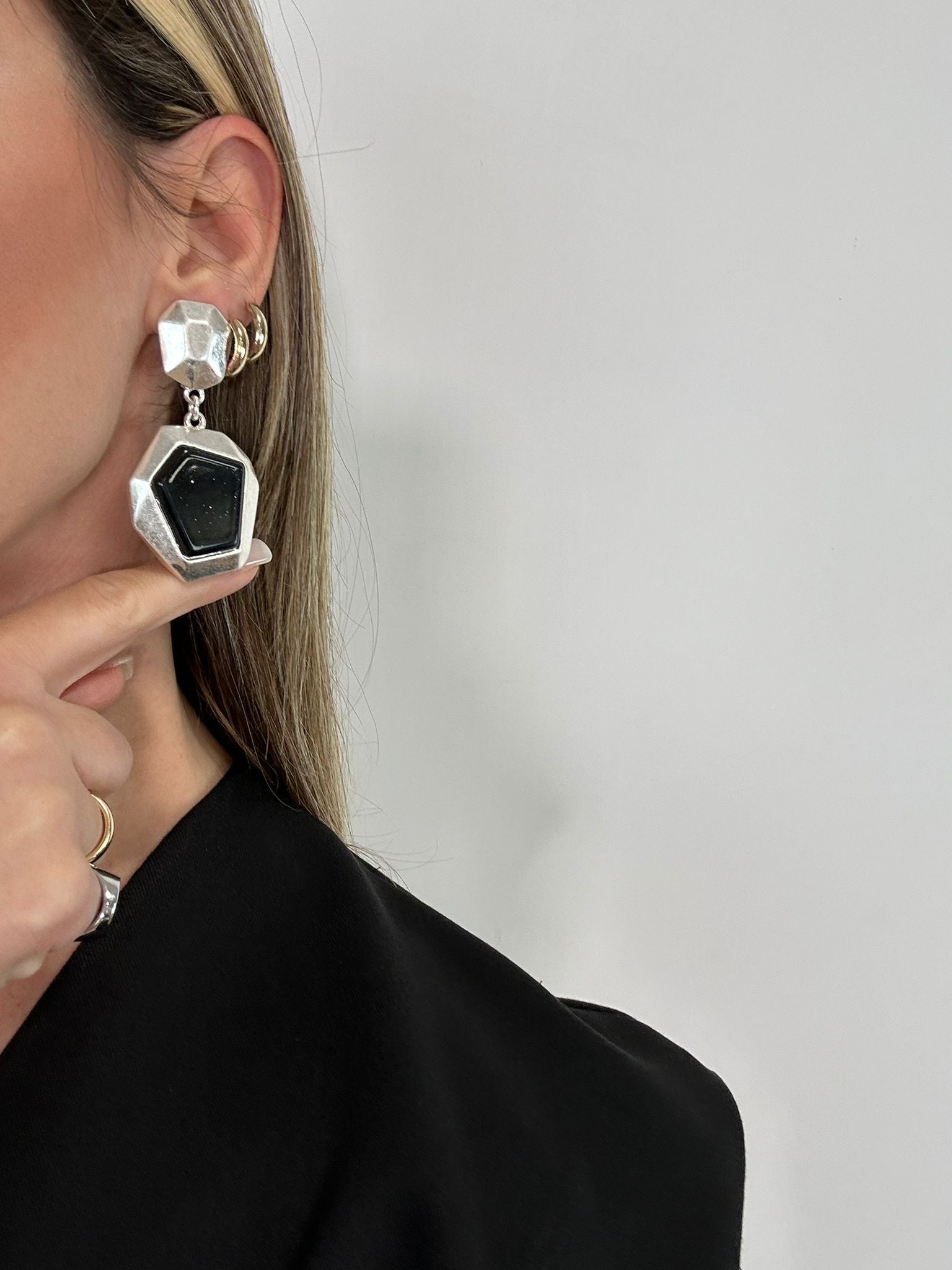 Orecchini a Clip con pietra nera - Argento