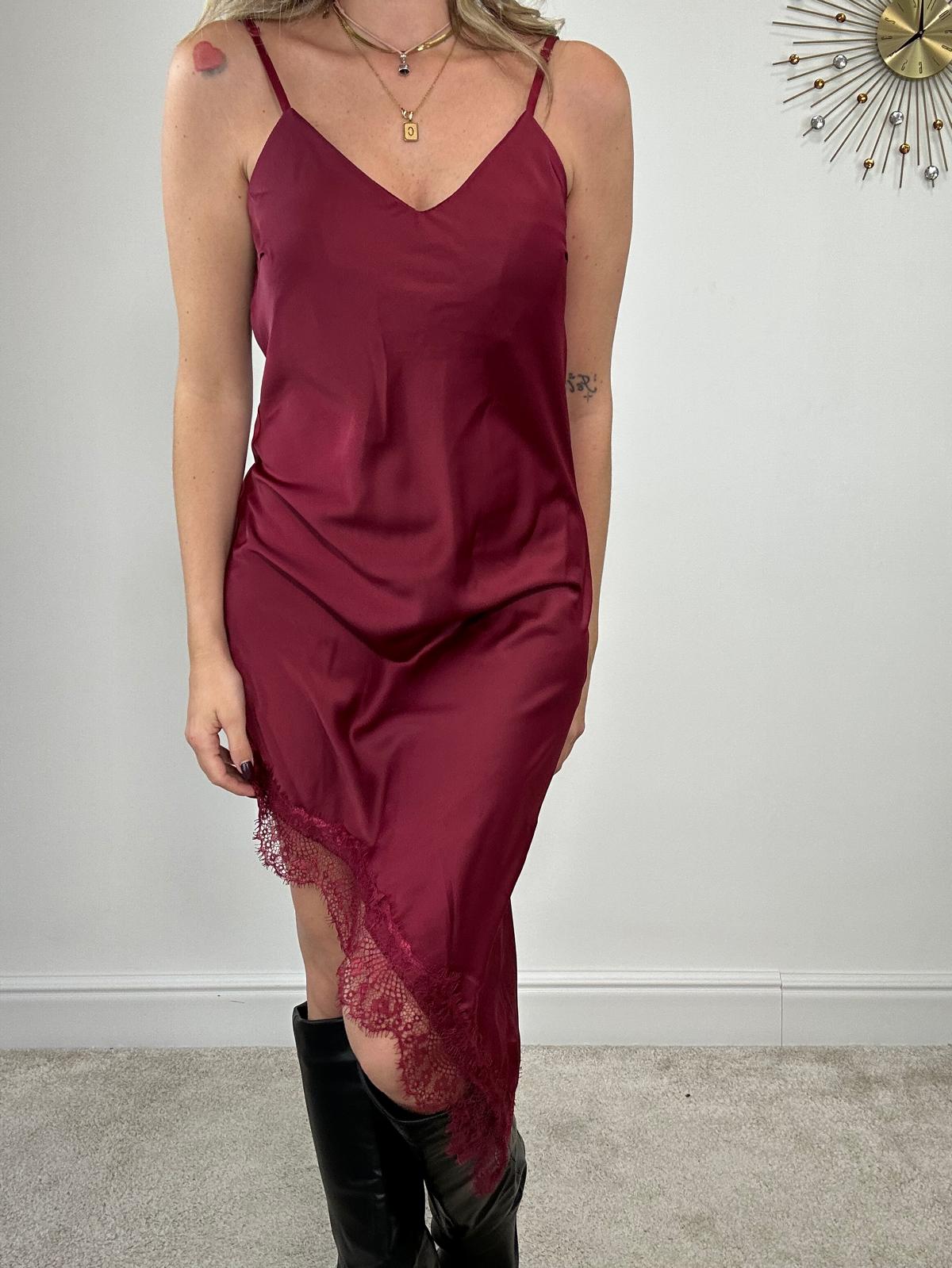 Abito con ricamo in pizzo 7938 - Bordeaux