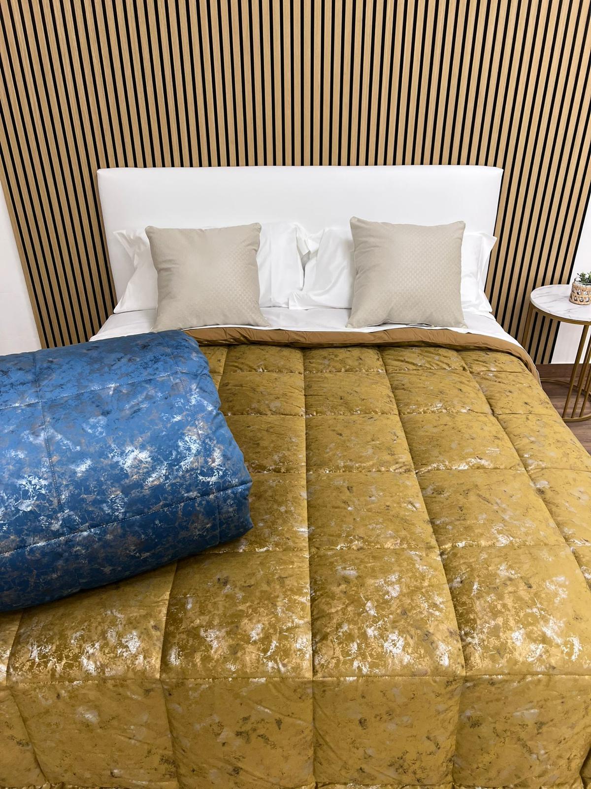 Riad Samt-Doppelbettdecke – Gold