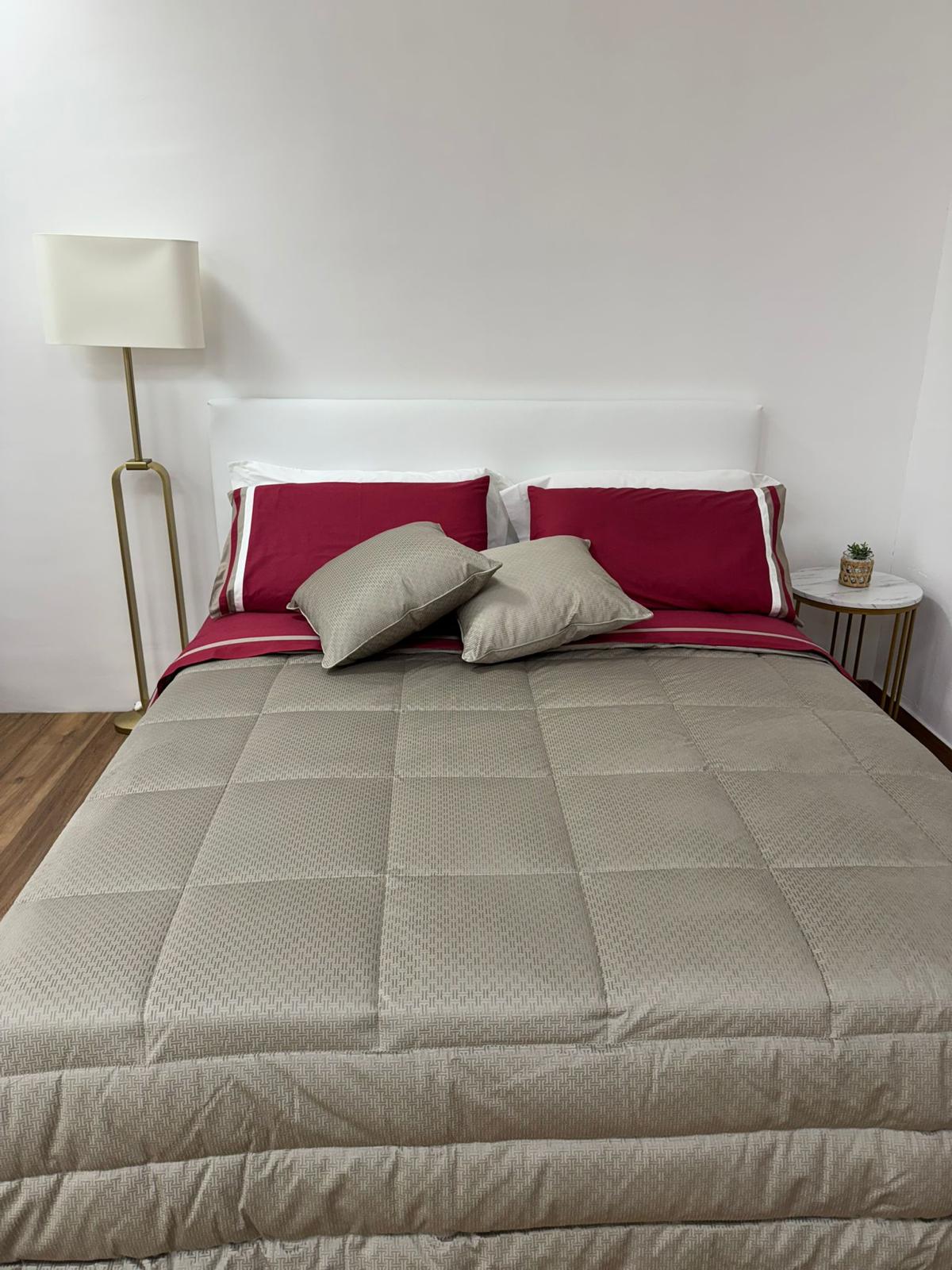 Trapunta matrimoniale in velluto Zaira jacquard -Tortora