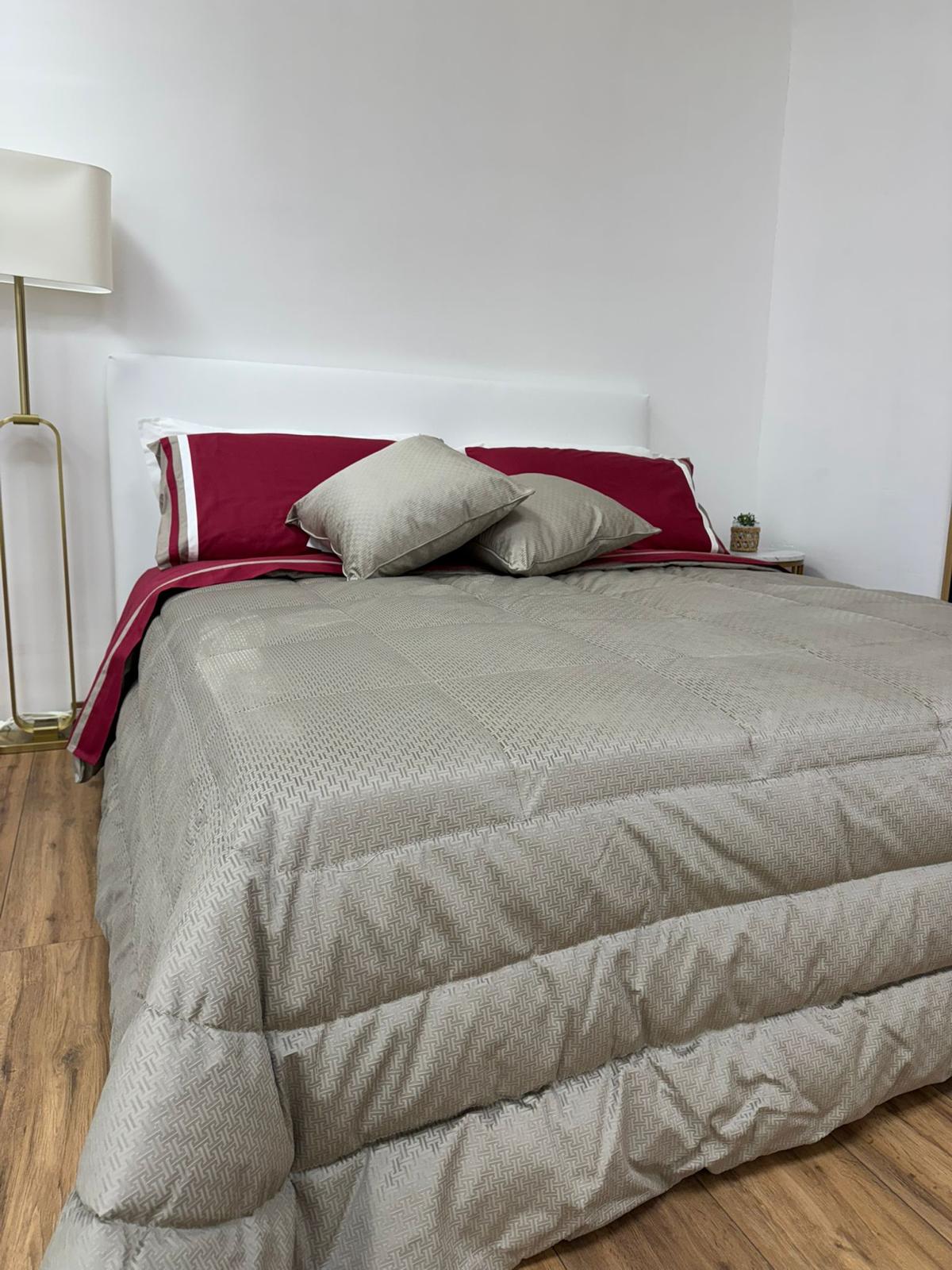 Trapunta matrimoniale in velluto Zaira jacquard -Tortora