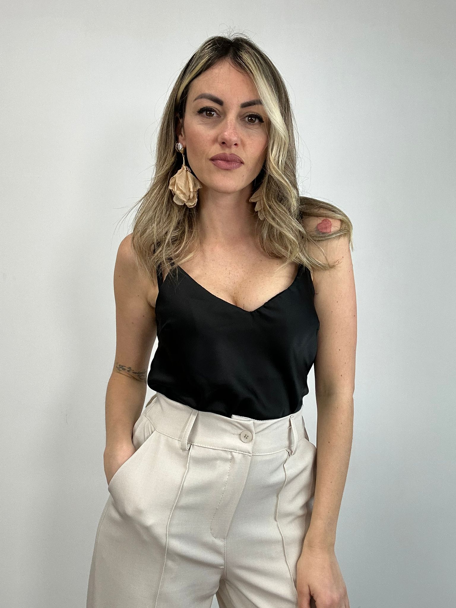 Top con bretelle - Nero