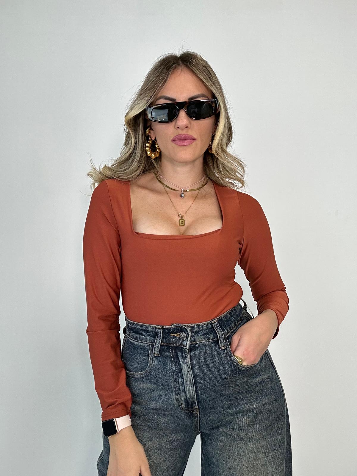 Body 5868 - Coccio