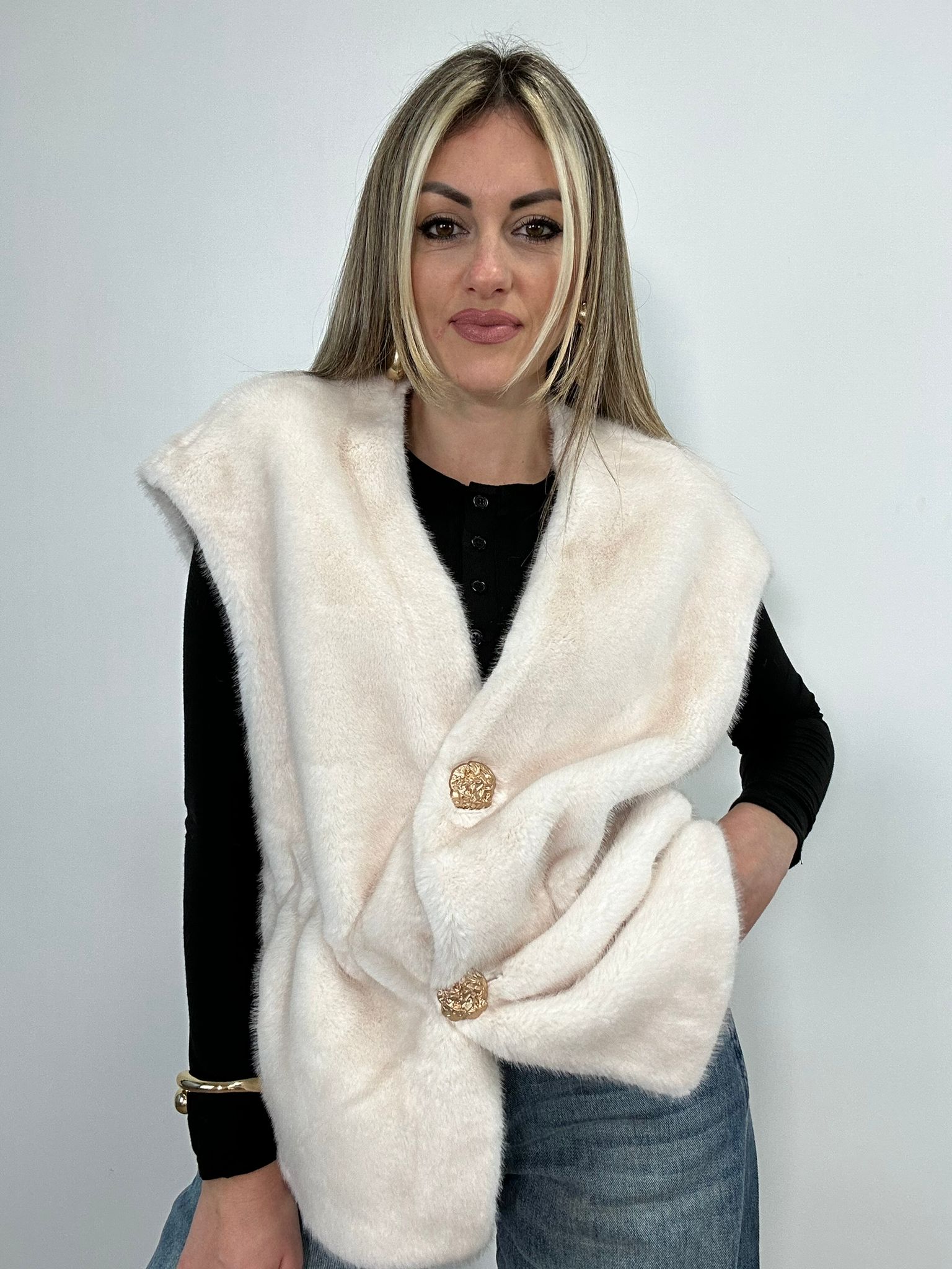 Gilet in Ecopelliccia Smanicato W28036A - Bianco