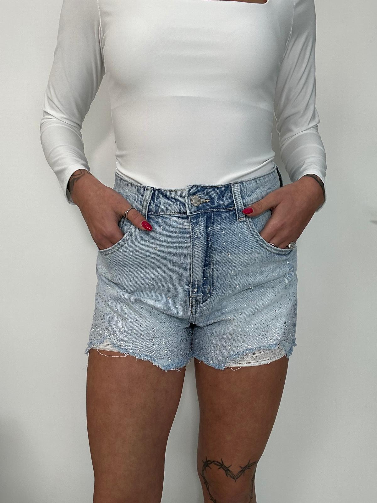Glitzer-Jeansshorts – Helle Waschung