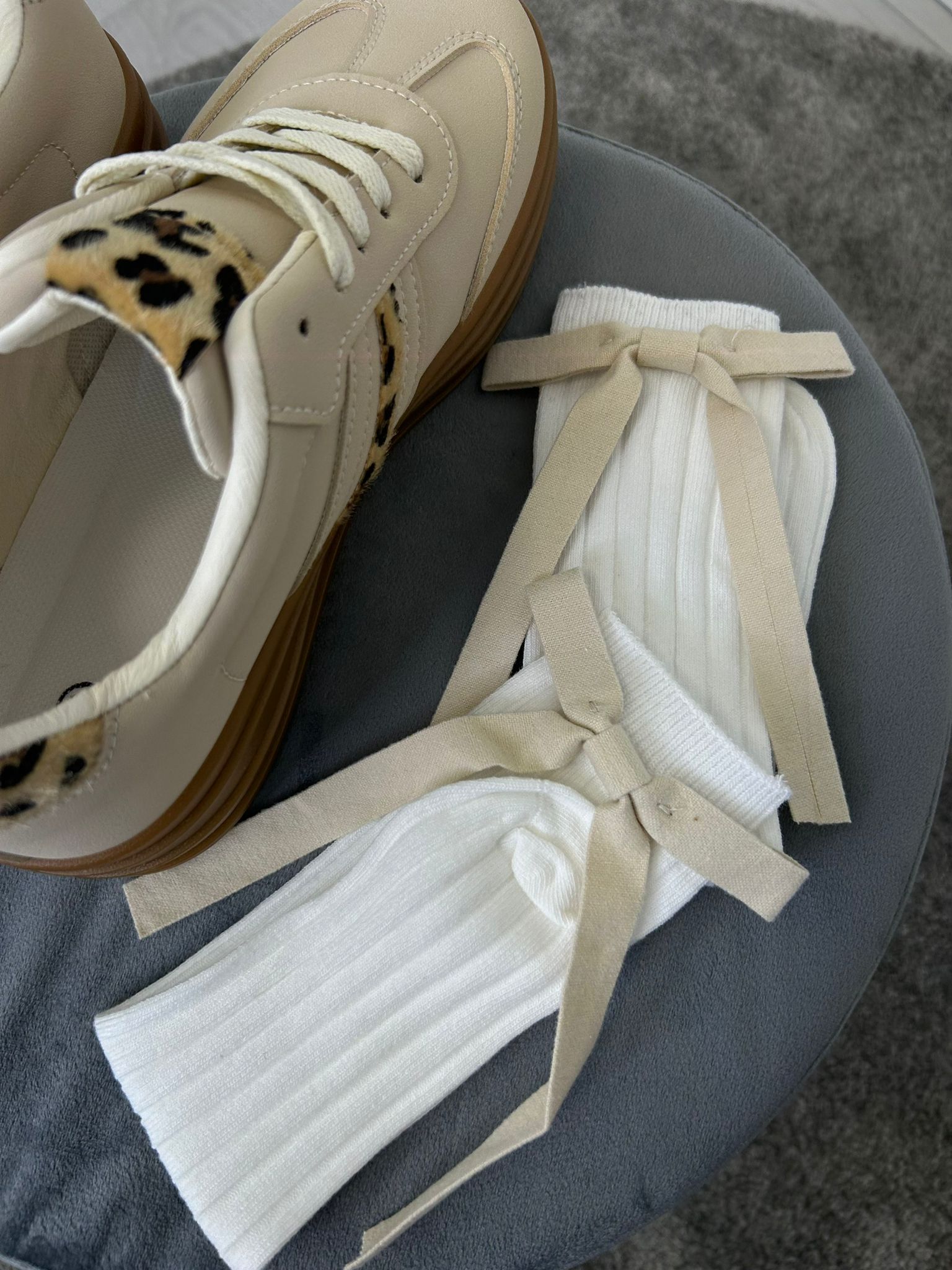 Socken mit Schleife – Weiß