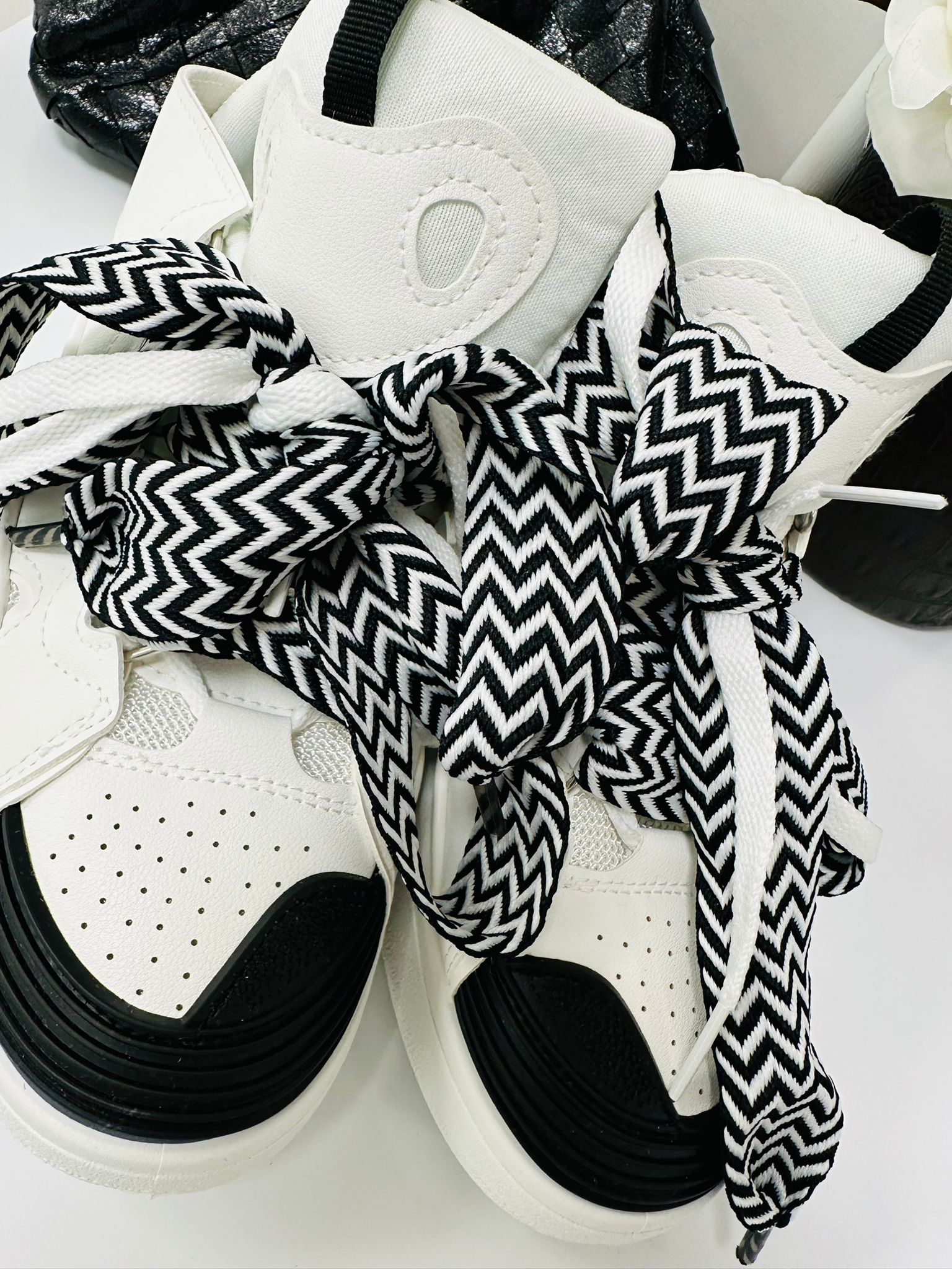 Sneakers FF-61 - Bianco e Nero