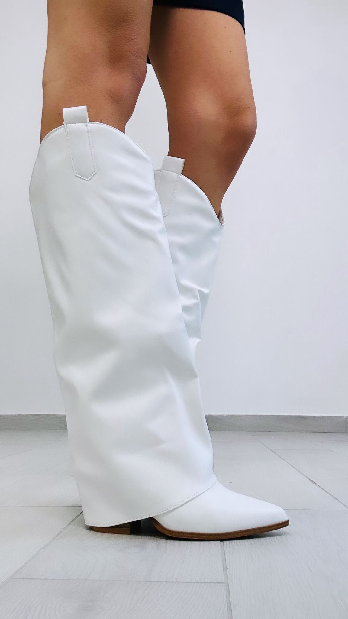 Stivale effetto pelle con tacco - Bianco