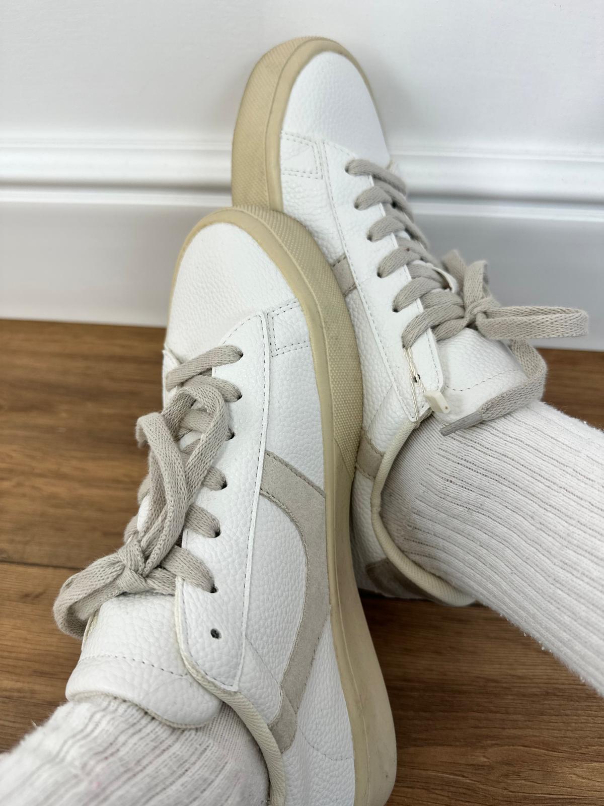 Sneakers Corina M5060 - Bianco e Beige