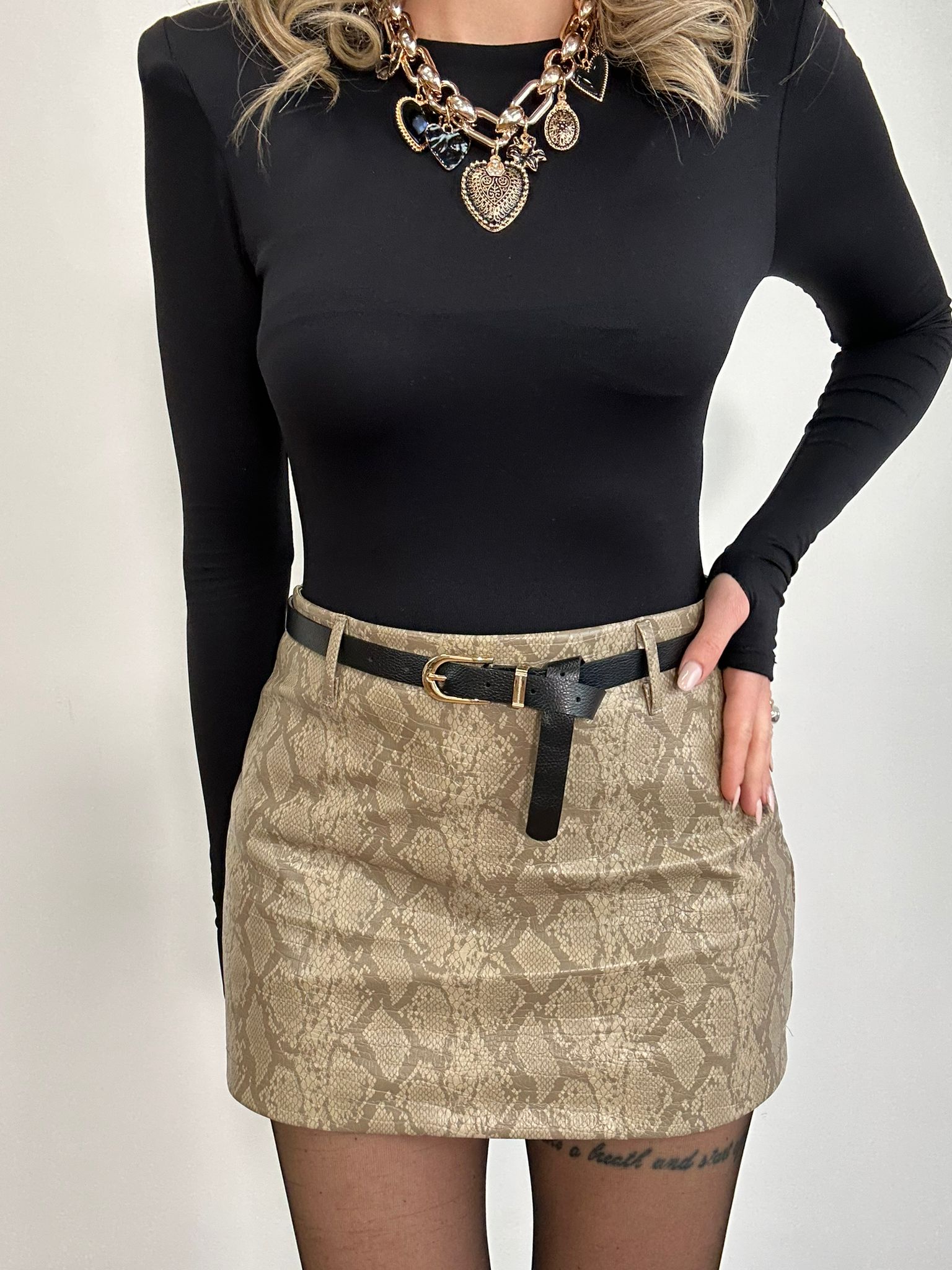 Gonna con pantaloncino in ecopelle pitonata GCH222 - Beige