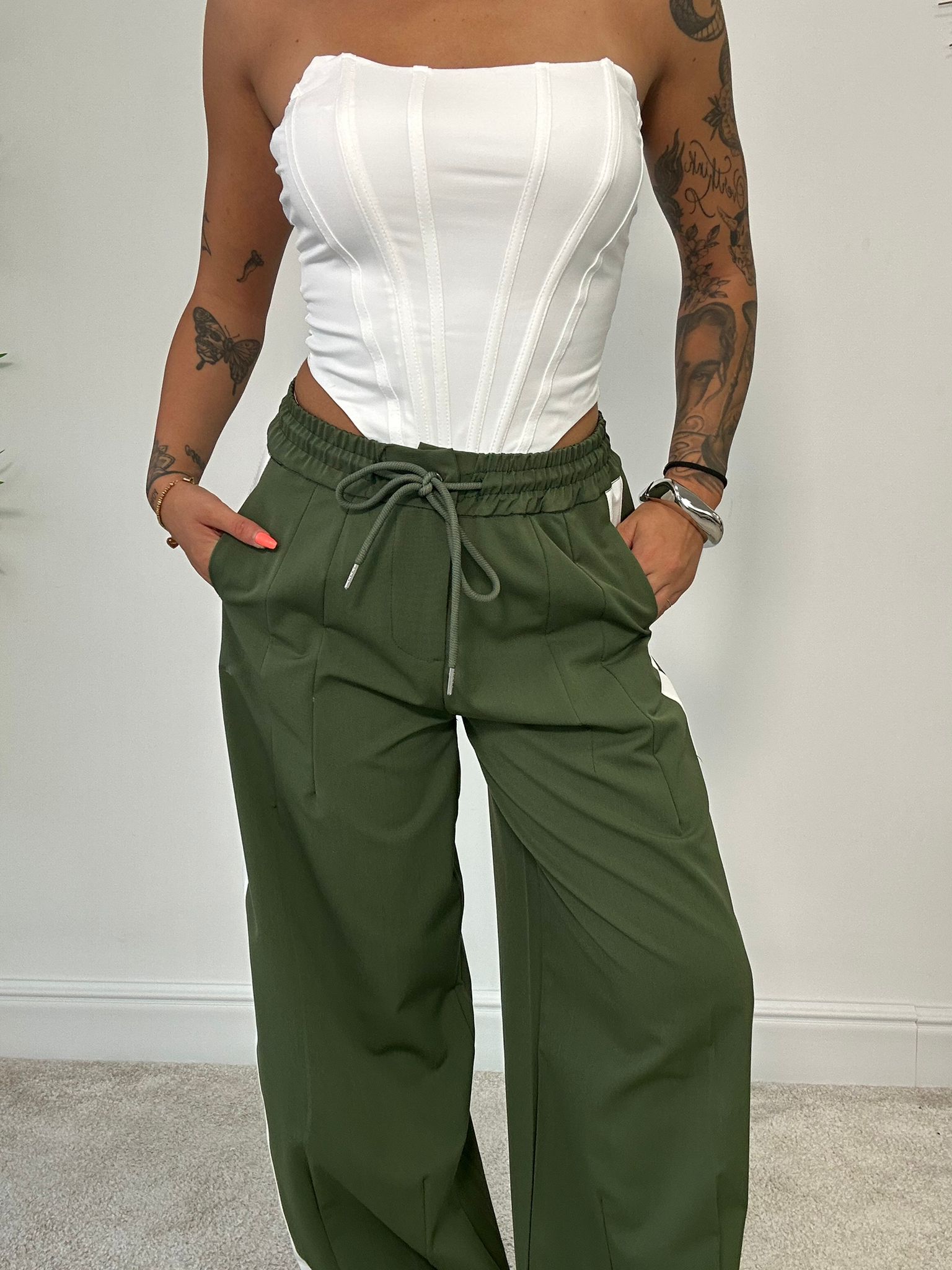 Pantalone con laccetti 66618 - Verde e Bianco