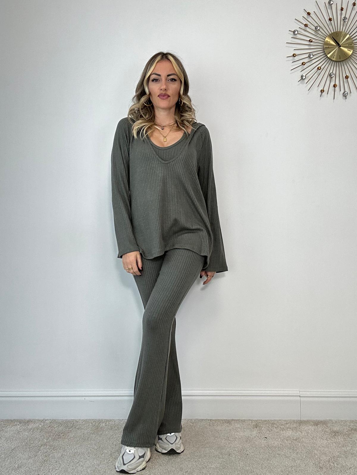 Coordinato ( Pantalone + top + maglia ) Verde