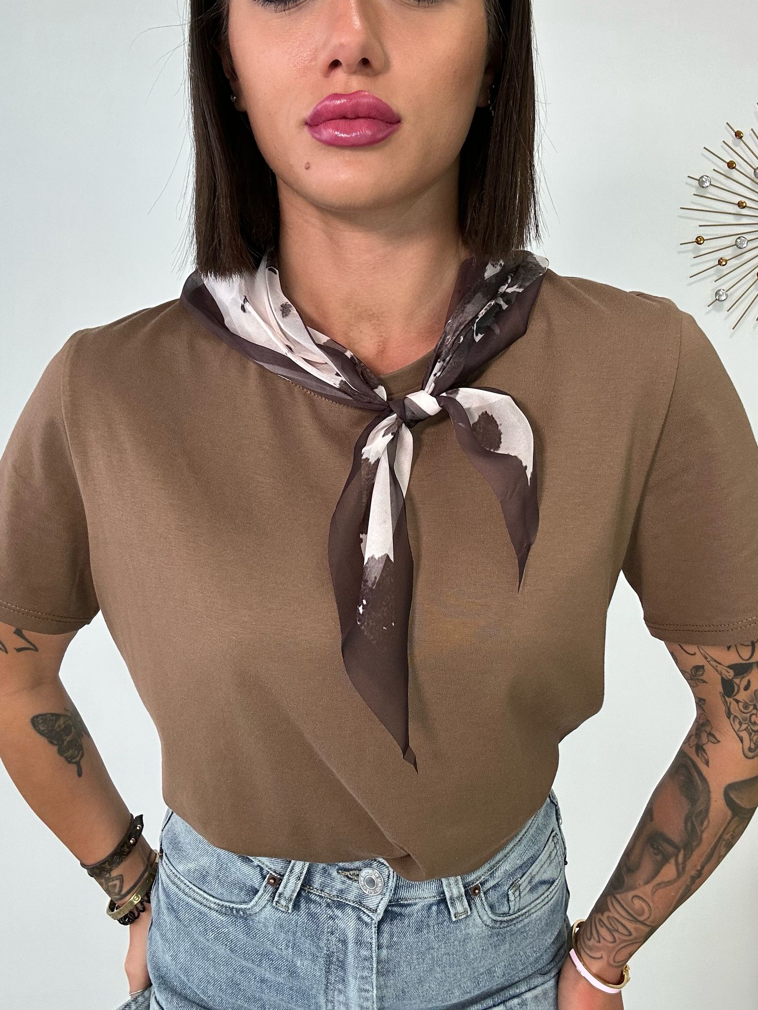 T-Shirt mit Schal - Braun