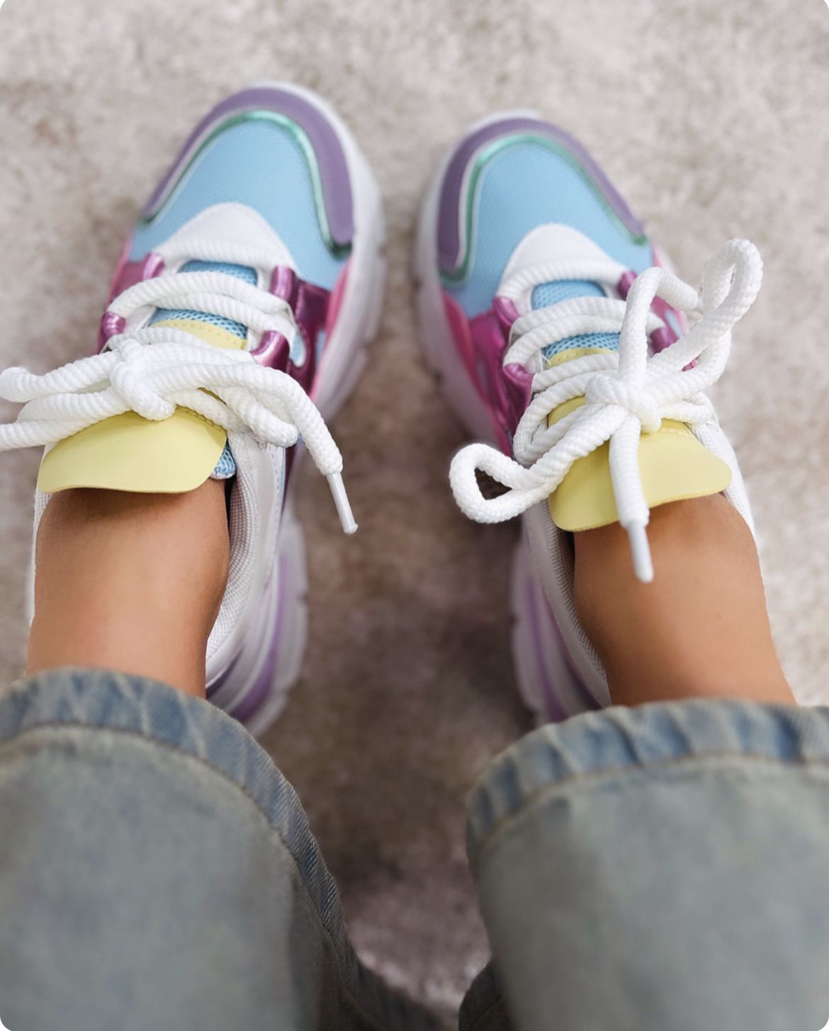 Baskets multicolores