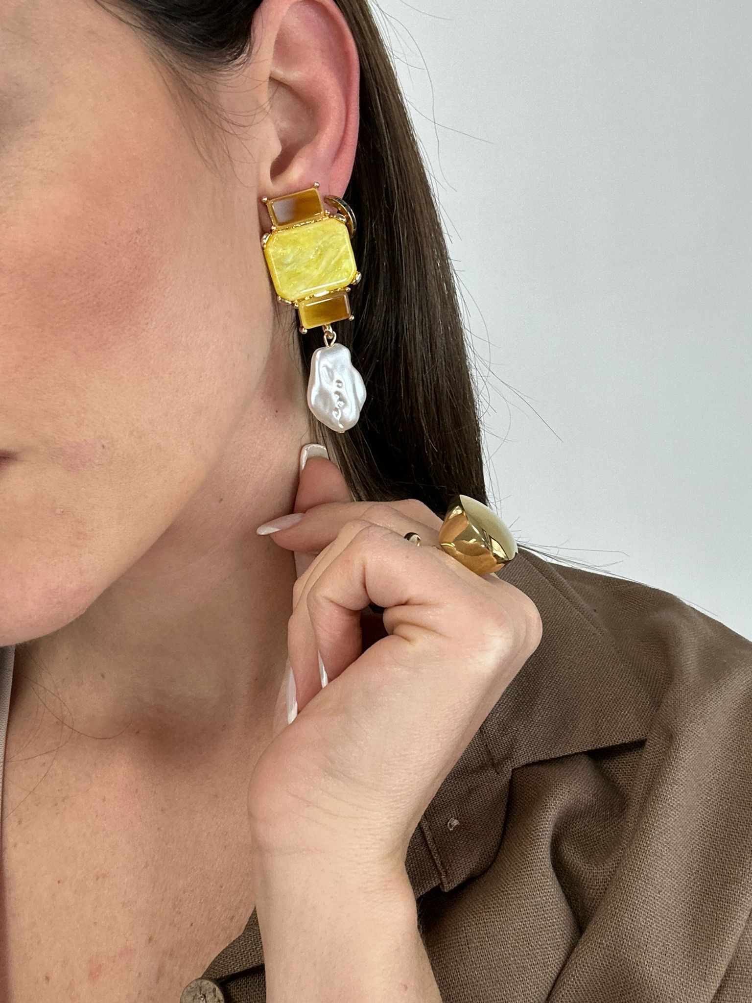 Orecchini a clip con pietre - Giallo e Marrone