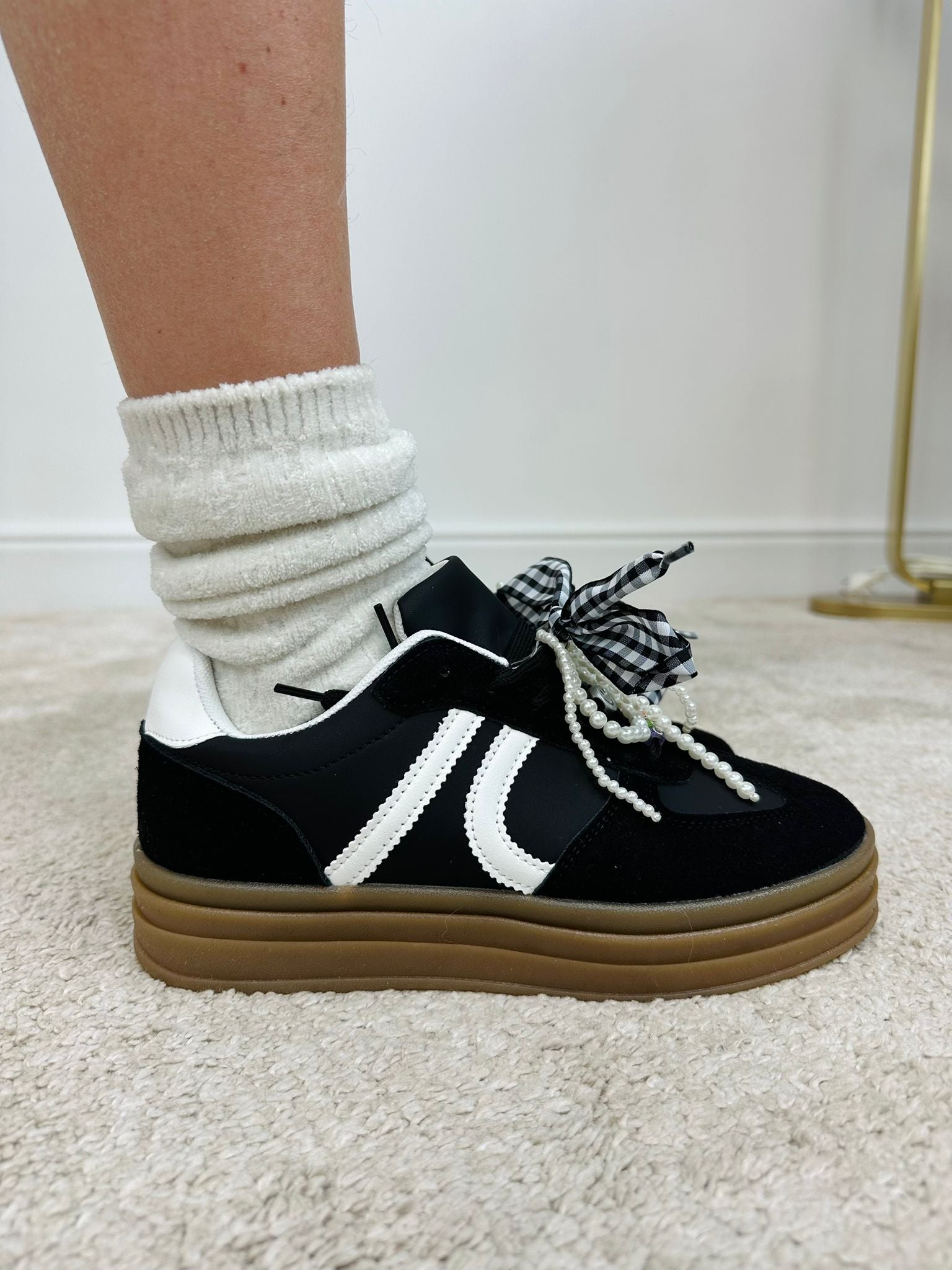 Baskets à semelle camel et nœuds - Noir
