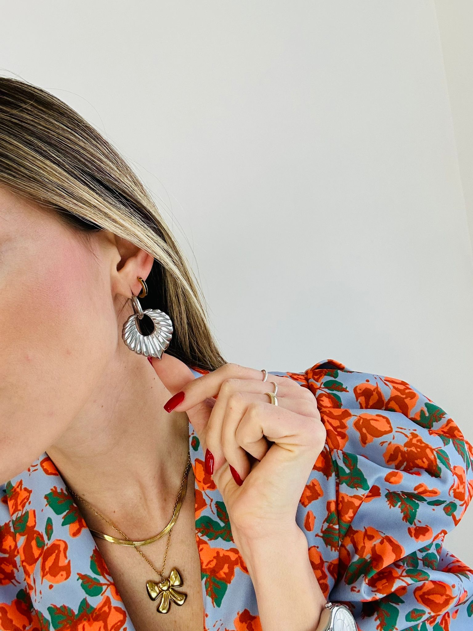 Boucles d'oreilles créoles avec pendentif feuille - Argent