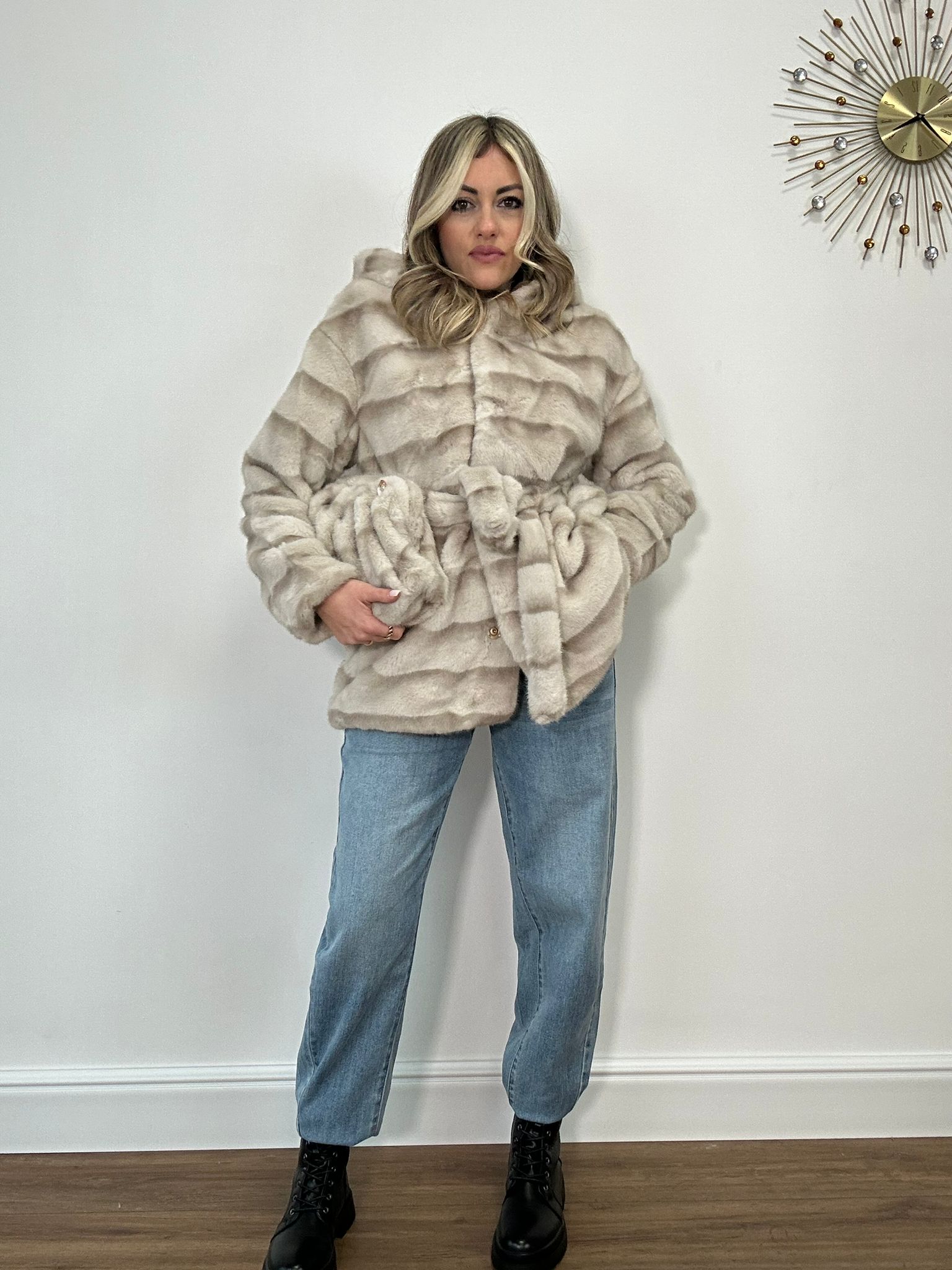 Cappotto in ecopelliccia PJ8215 - Beige