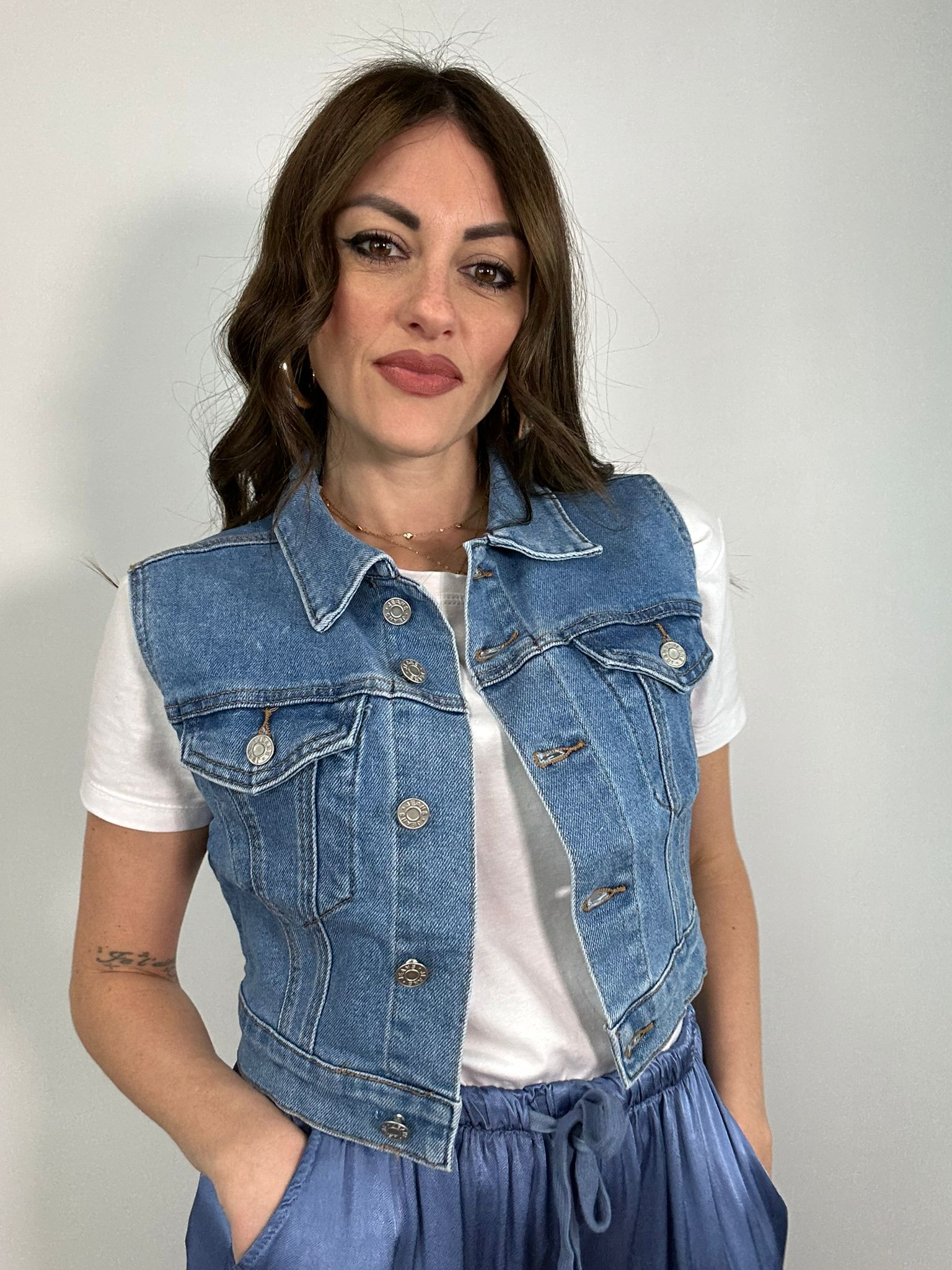 Giacca smanicata in denim Mi24112 - Lavaggio Chiaro