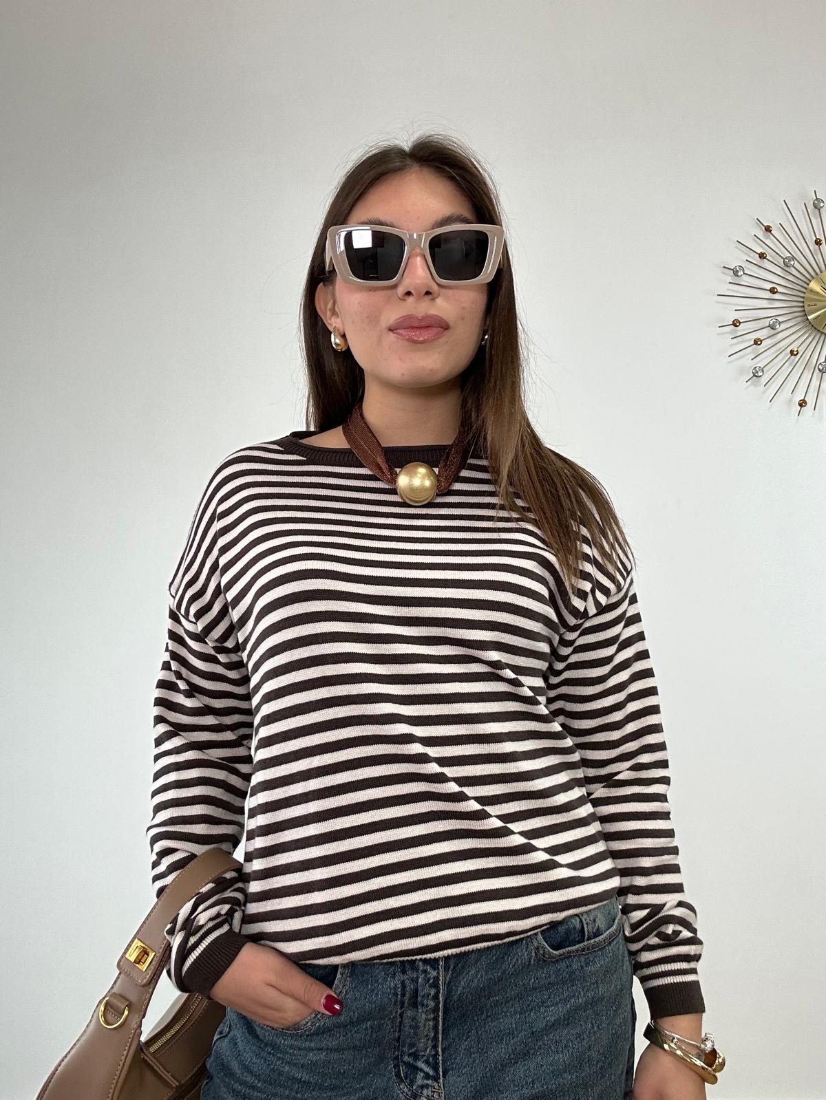 Maglioncino a righe A3214 - Marrone