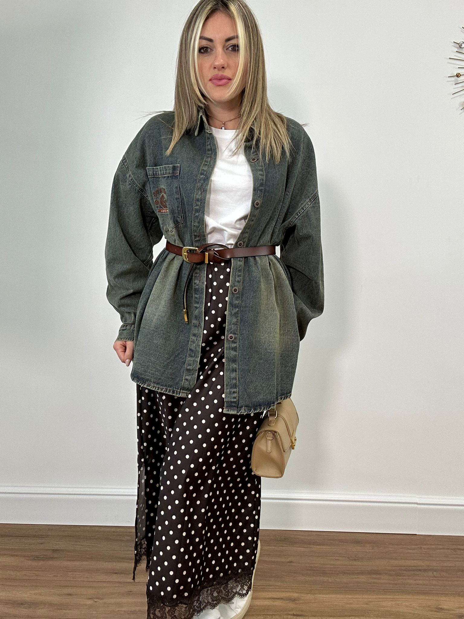 Gepunkteter Rock mit Stickerei 7932 - Braun